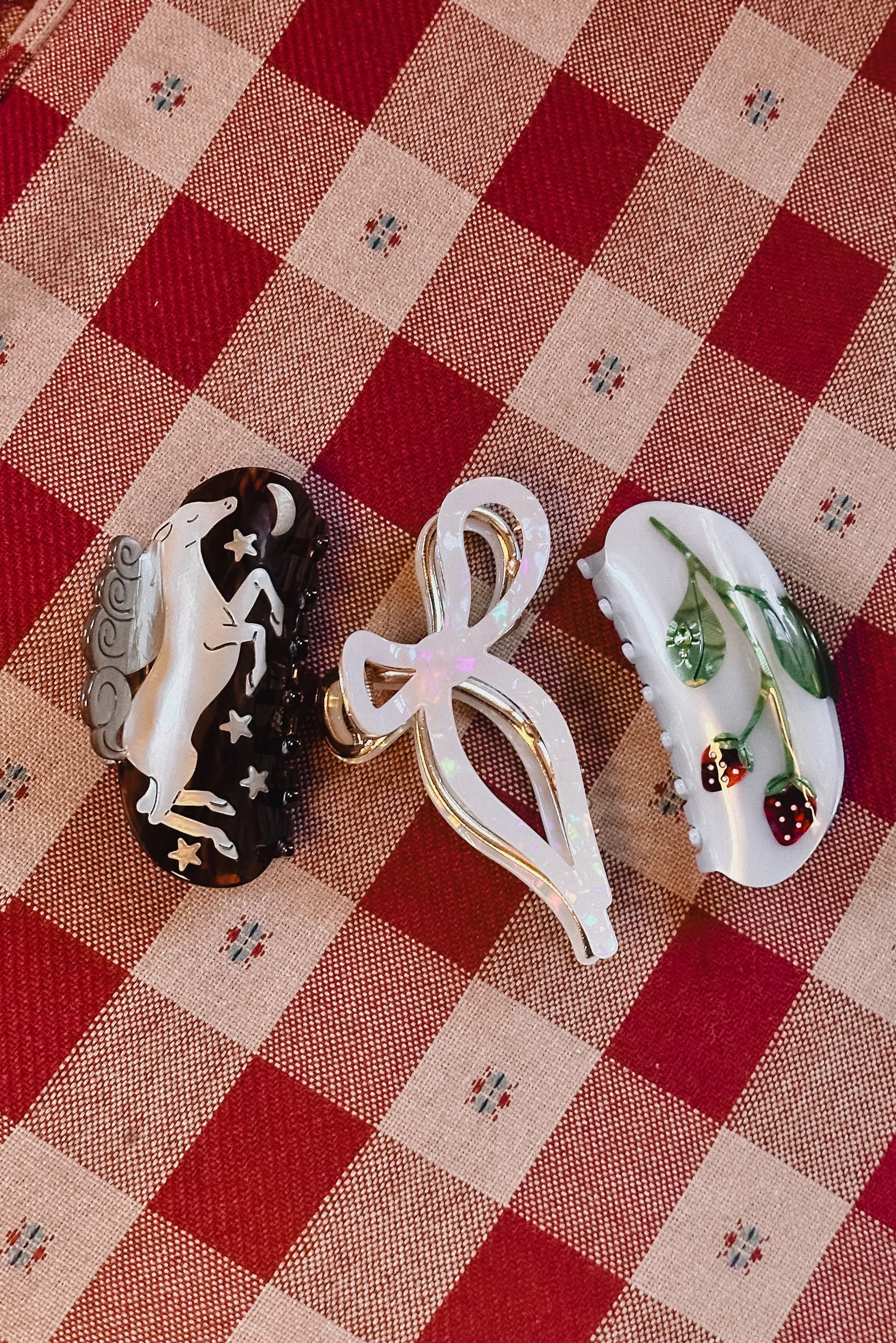 Winona Irene Wild Horse Hair Clip sold by Tradlands product image thumbnail 4