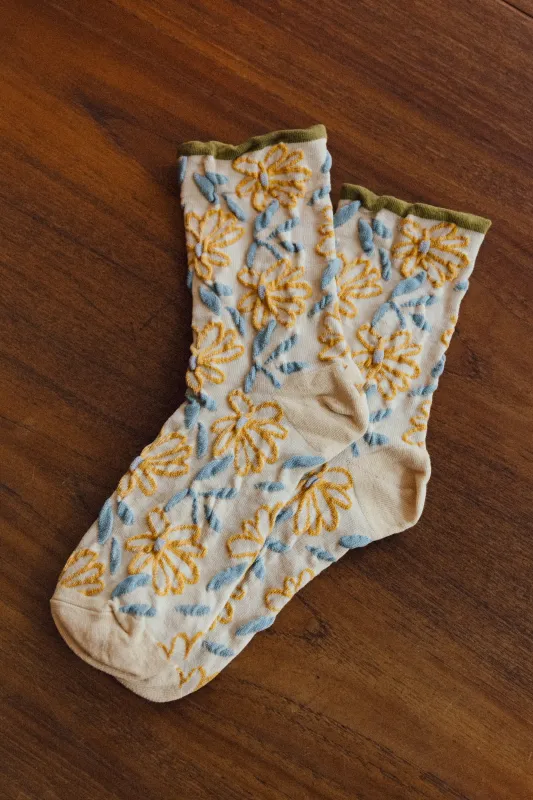Wild Daisy Socks Cream Yellow made by Tiepology
