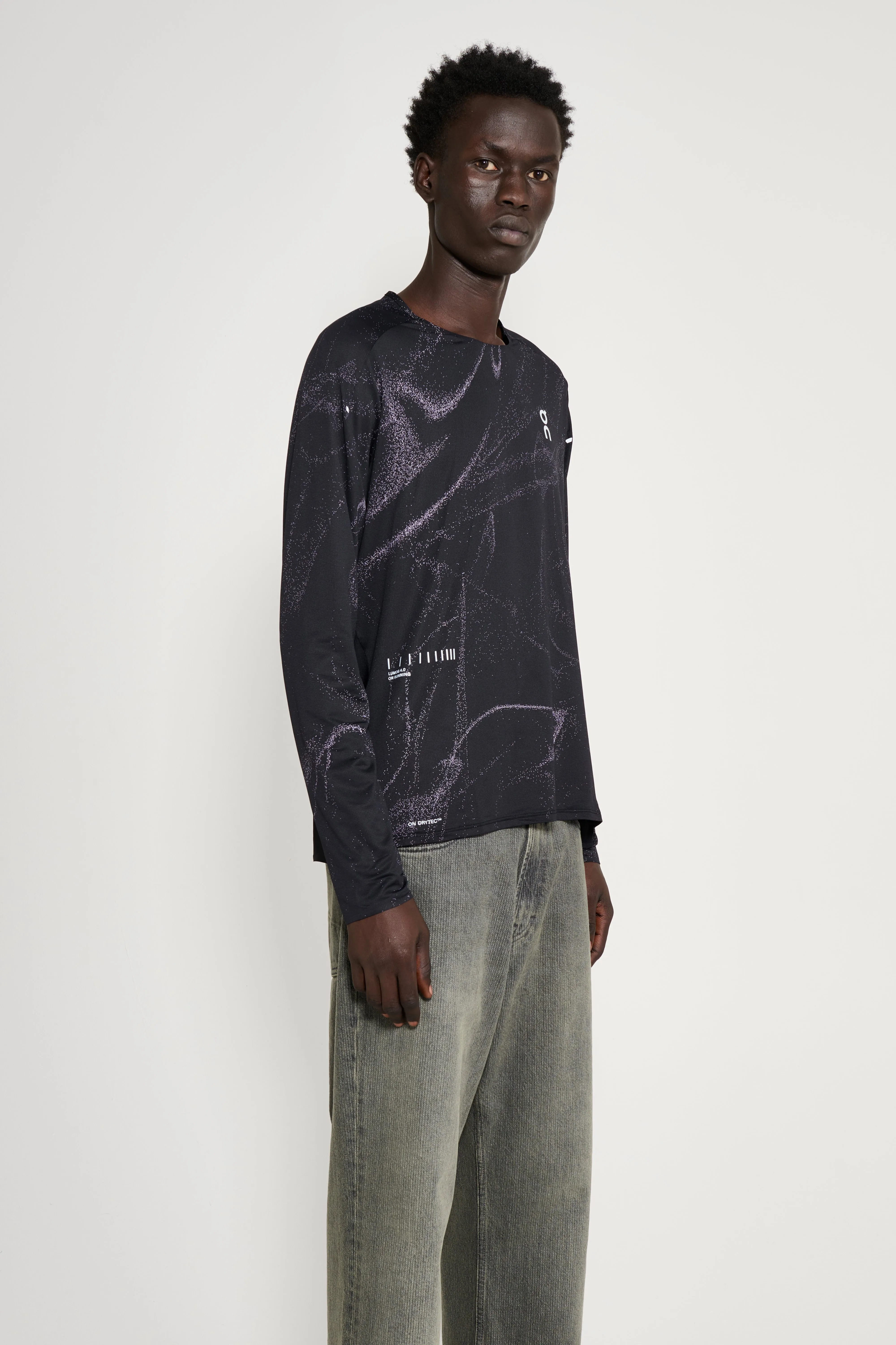 On Performance Long-T Lumos Black sold by Tres Bien product image thumbnail 4