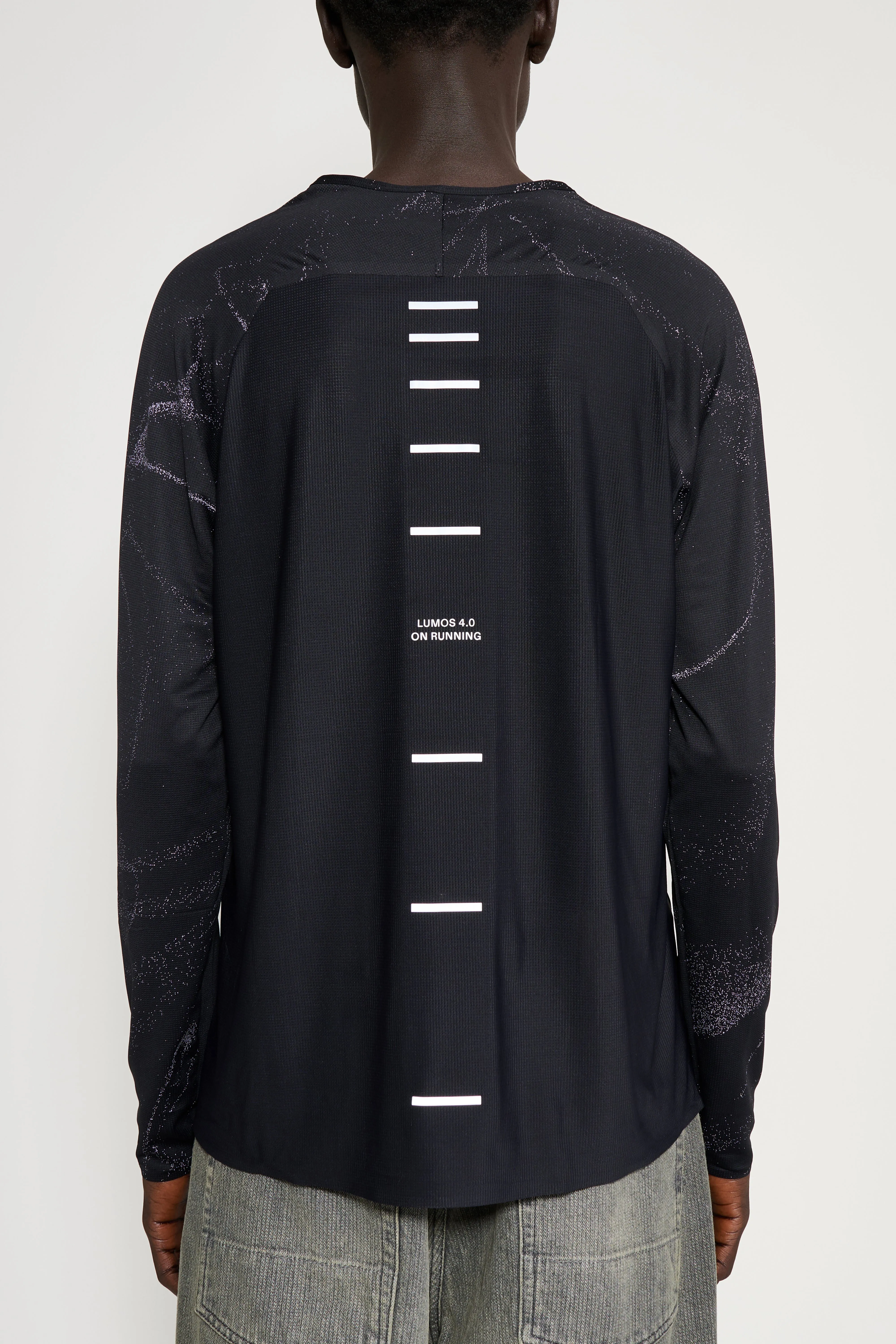 On Performance Long-T Lumos Black sold by Tres Bien product image thumbnail 5