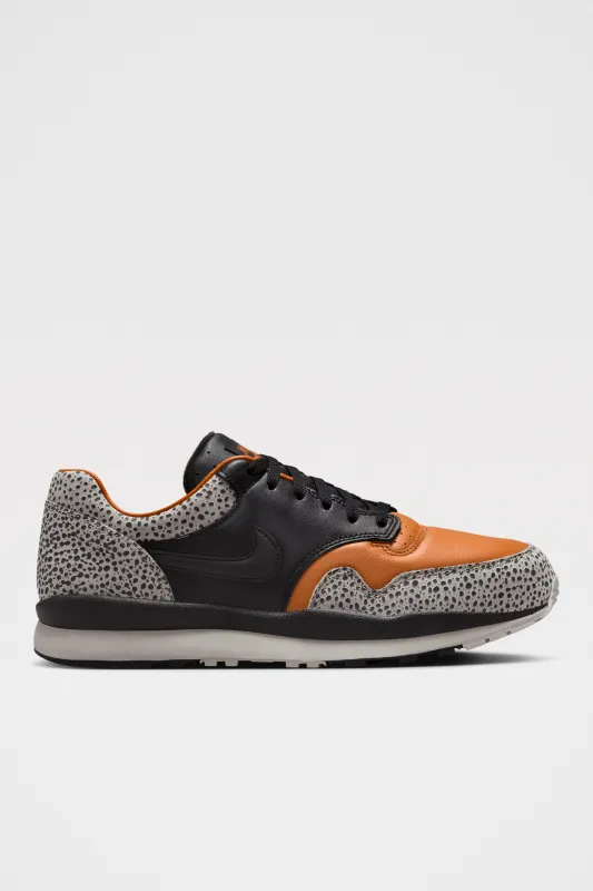 Nike Air Safari Electric Black / Monarch made by Nike