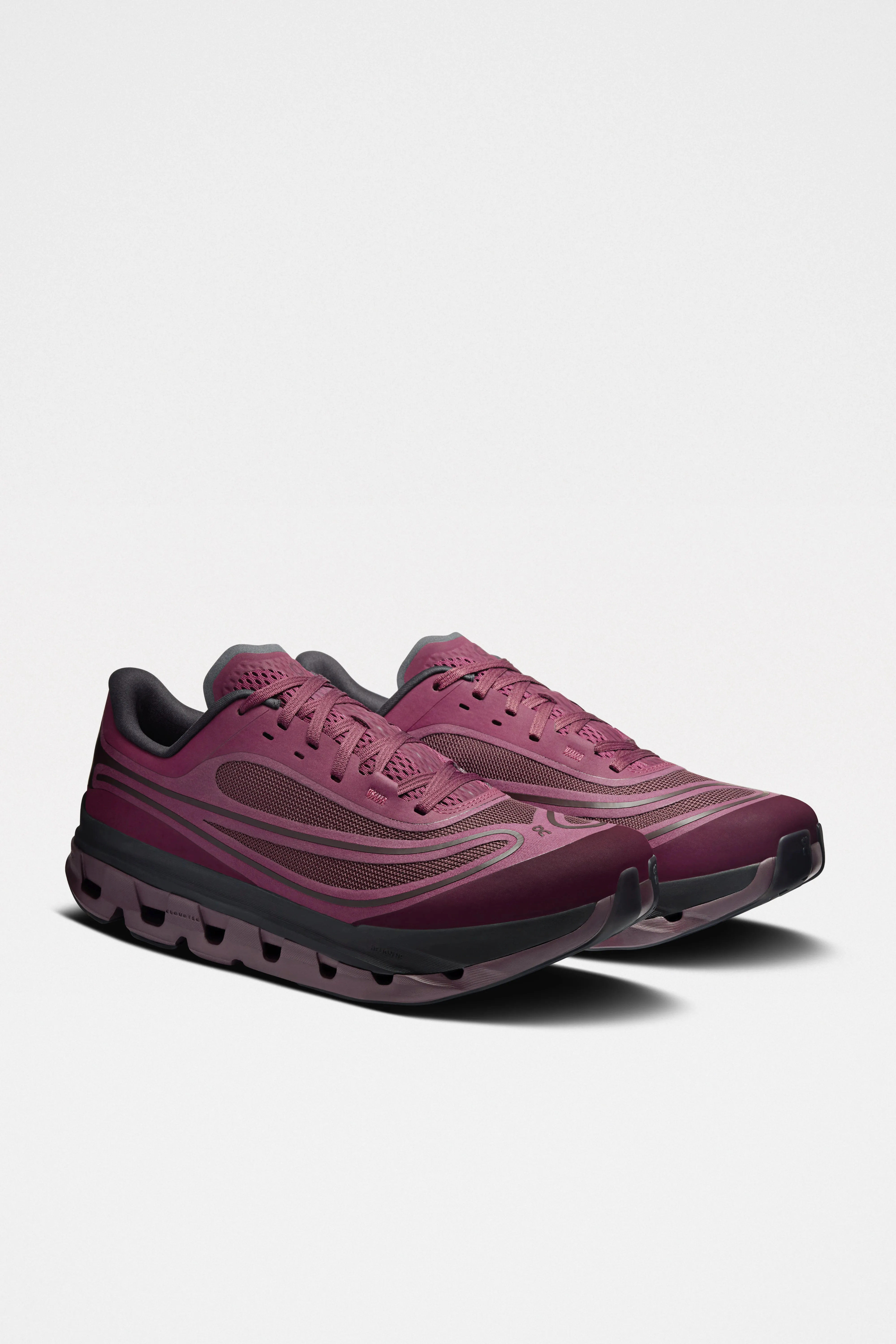 On Cloudflow 5 Ad Fig / Mulberry sold by Tres Bien product image thumbnail 4