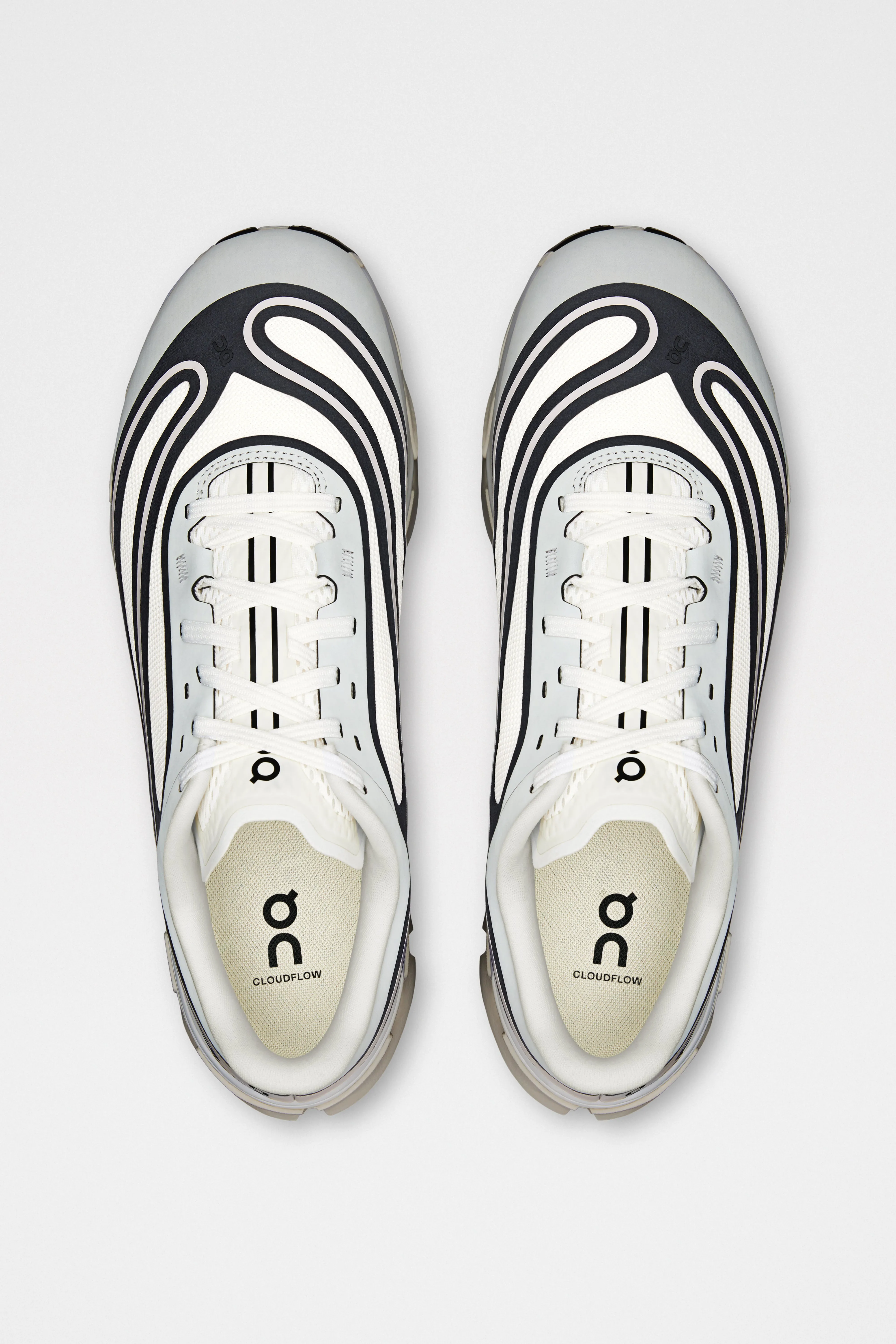 On Cloudflow 5 Ad Ivory / Black sold by Tres Bien product image thumbnail 3