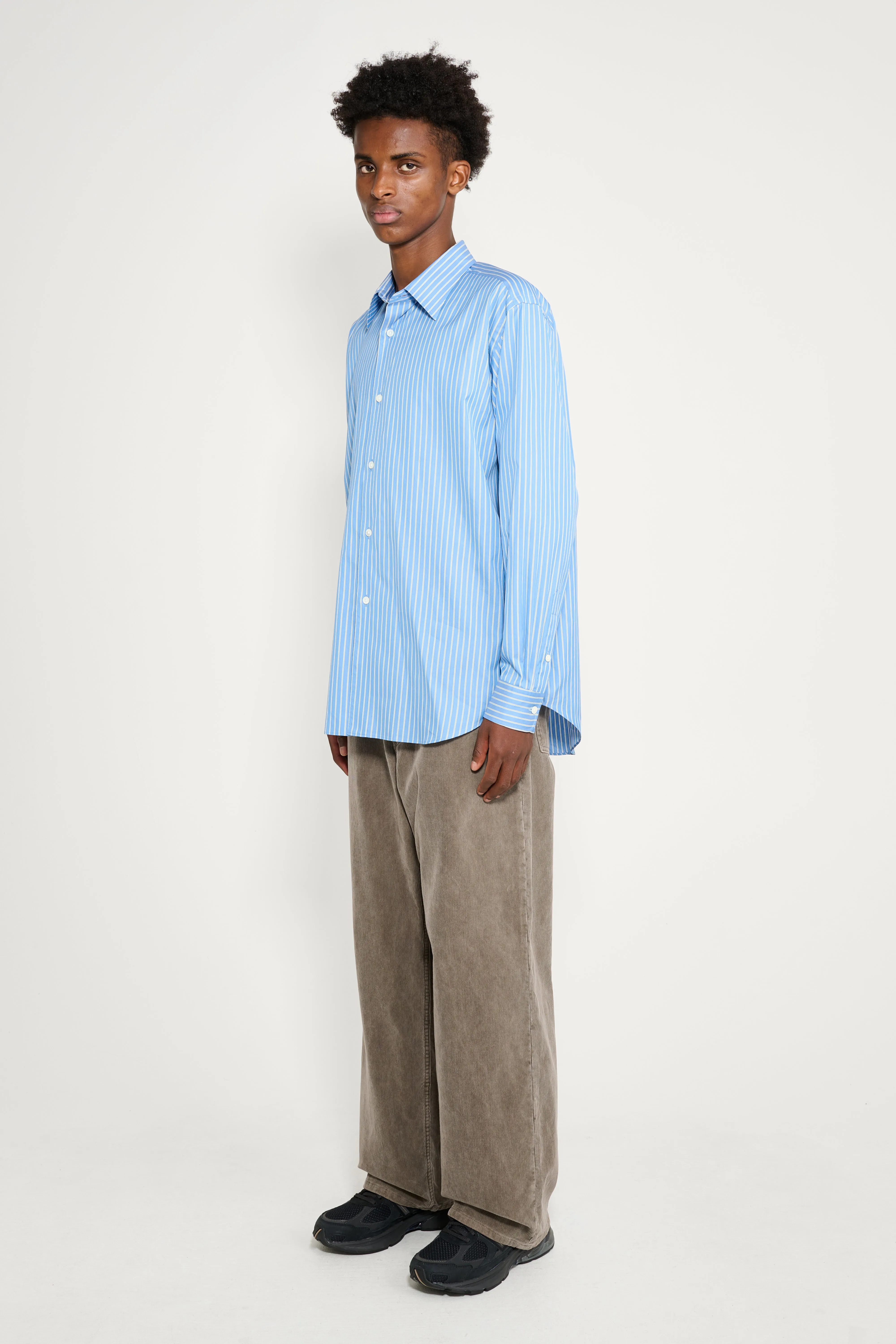 Auralee Pigment Dyed Finx Corduroy Wide 5P Pants Olive Brown sold by Tres Bien product image thumbnail 5