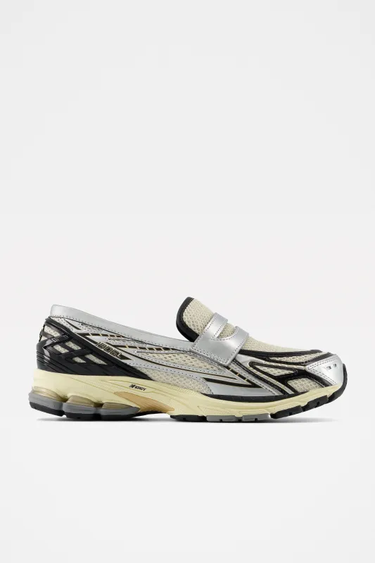 New Balance 1906 Loafers Silver Metallic / Cream made by New Balance