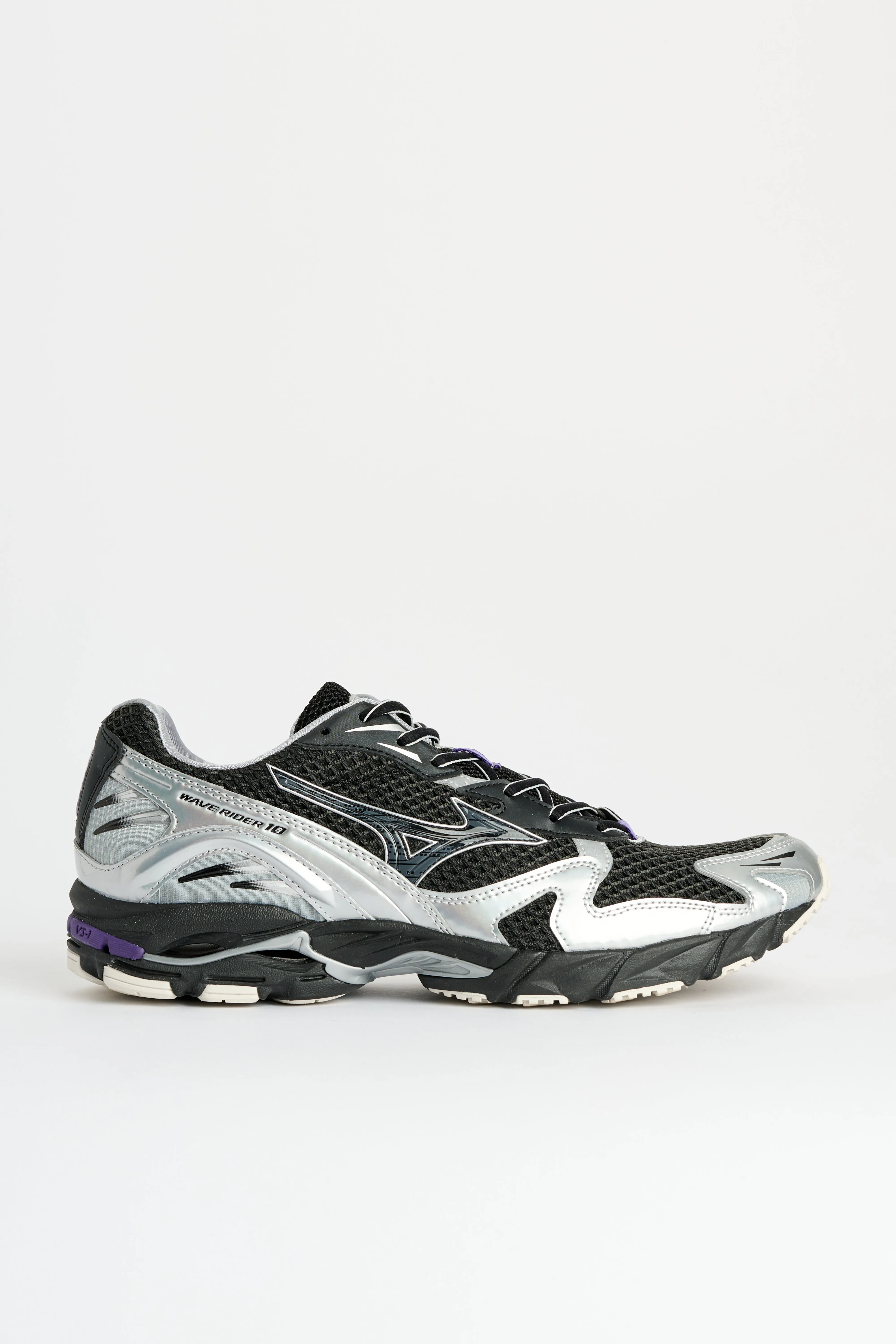 Mizuno Wave Rider 10 Black / Black Sand sold by Tres Bien