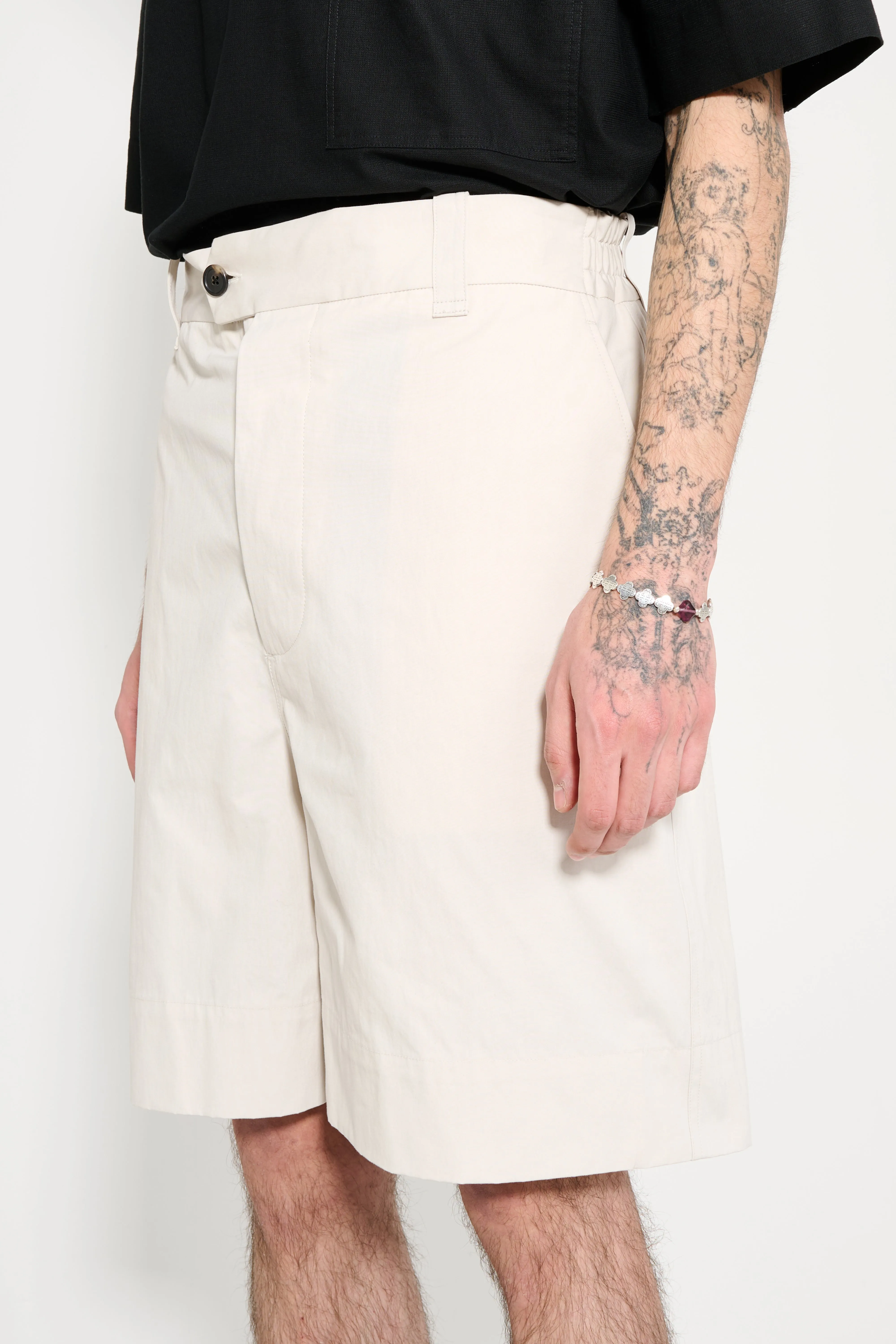 Margaret Howell Relaxed Shorts Heavy Cotton Poplin Chalk sold by Tres Bien product image thumbnail 4