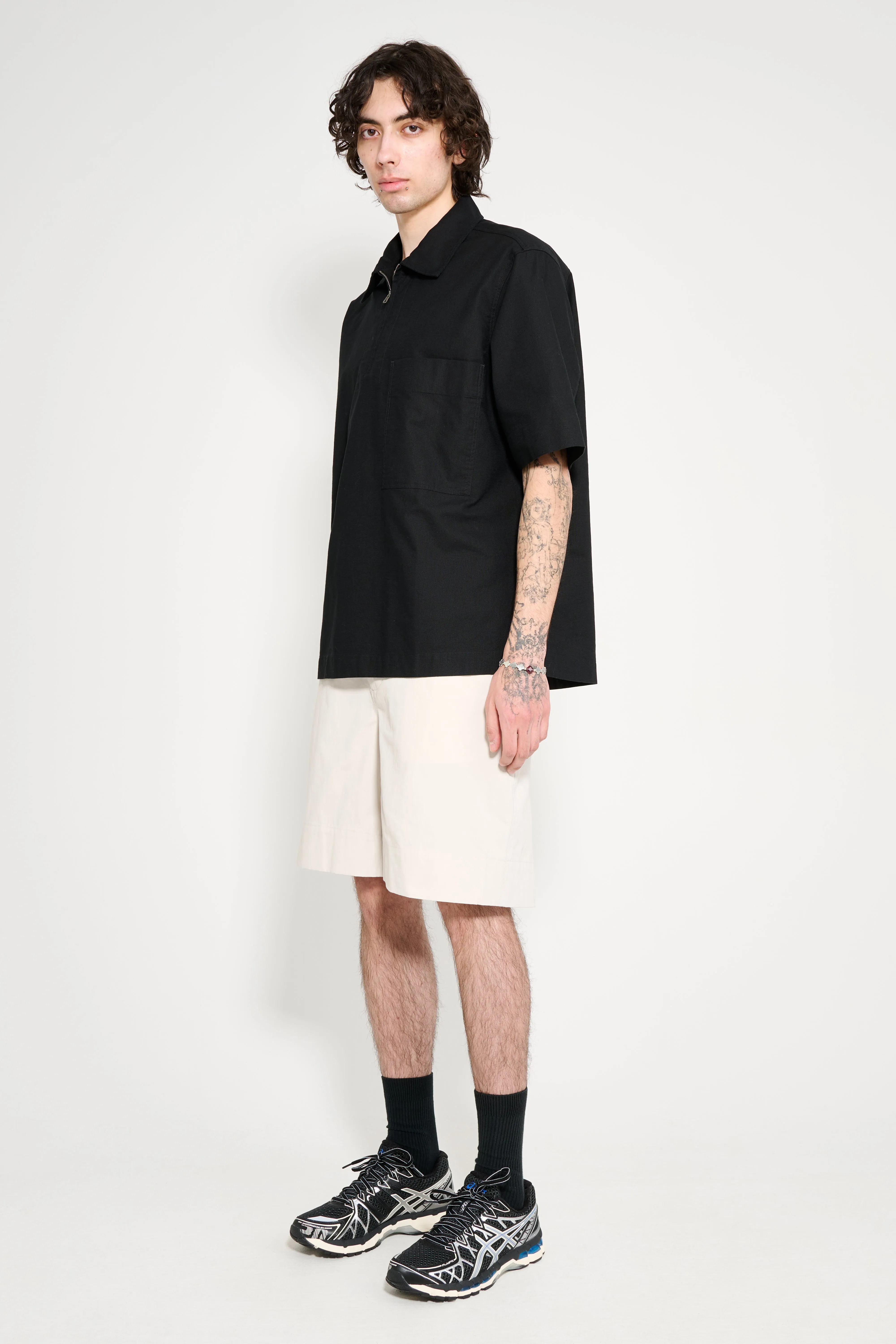 Margaret Howell Relaxed Shorts Heavy Cotton Poplin Chalk sold by Tres Bien product image thumbnail 2