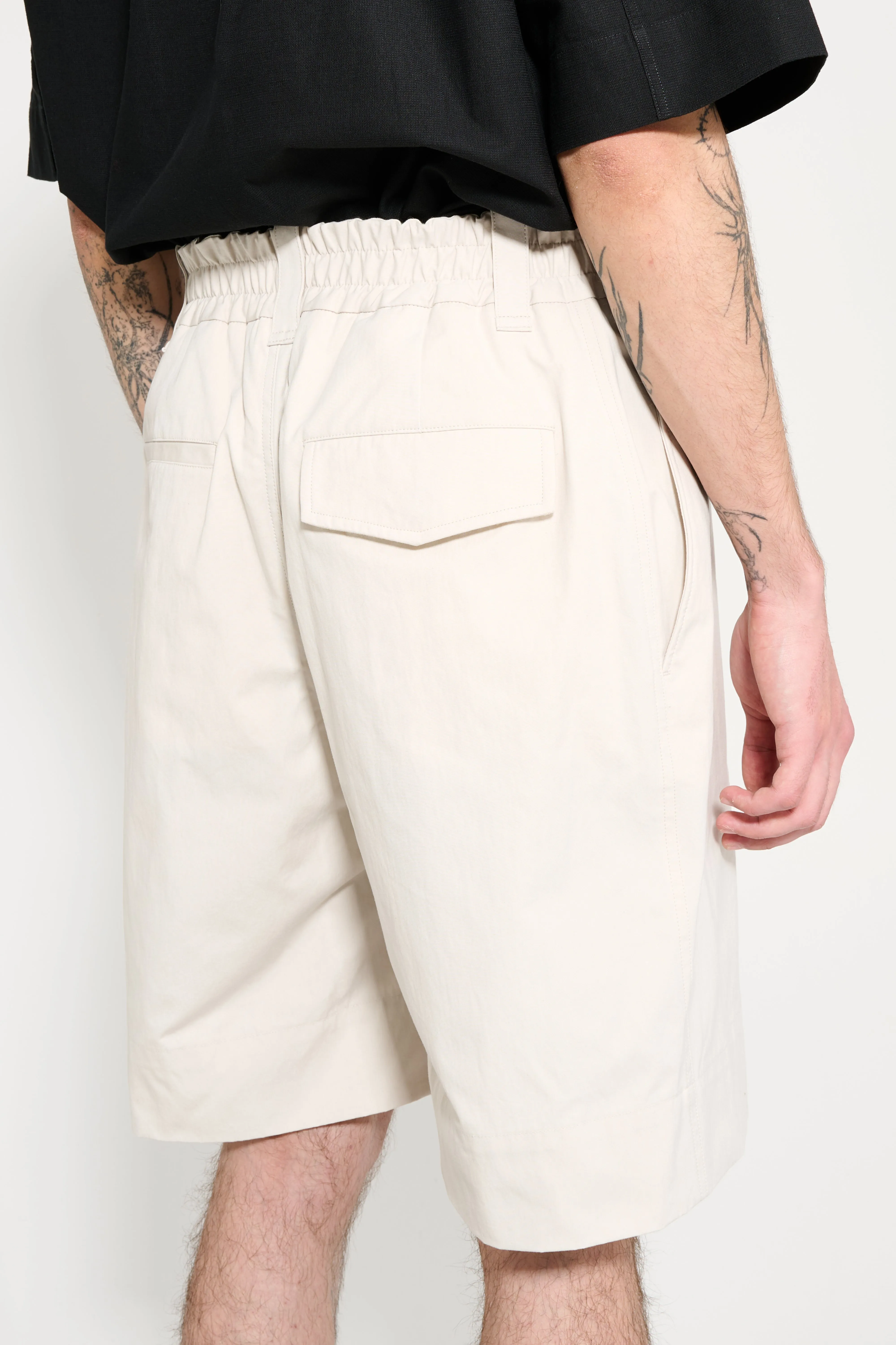 Margaret Howell Relaxed Shorts Heavy Cotton Poplin Chalk sold by Tres Bien product image thumbnail 5