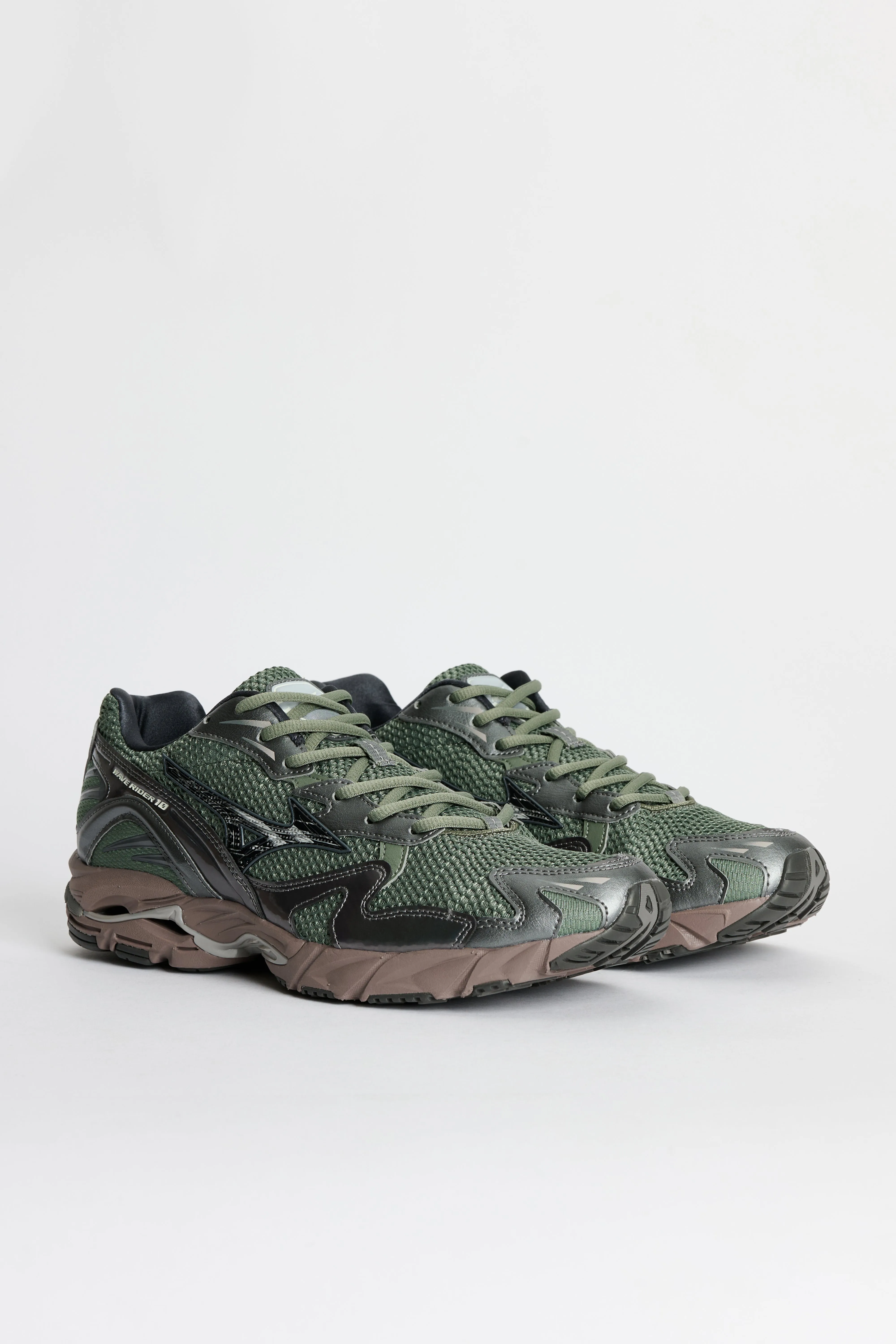 Mizuno Wave Rider 10 Agave Green / Black Sand sold by Tres Bien product image thumbnail 3