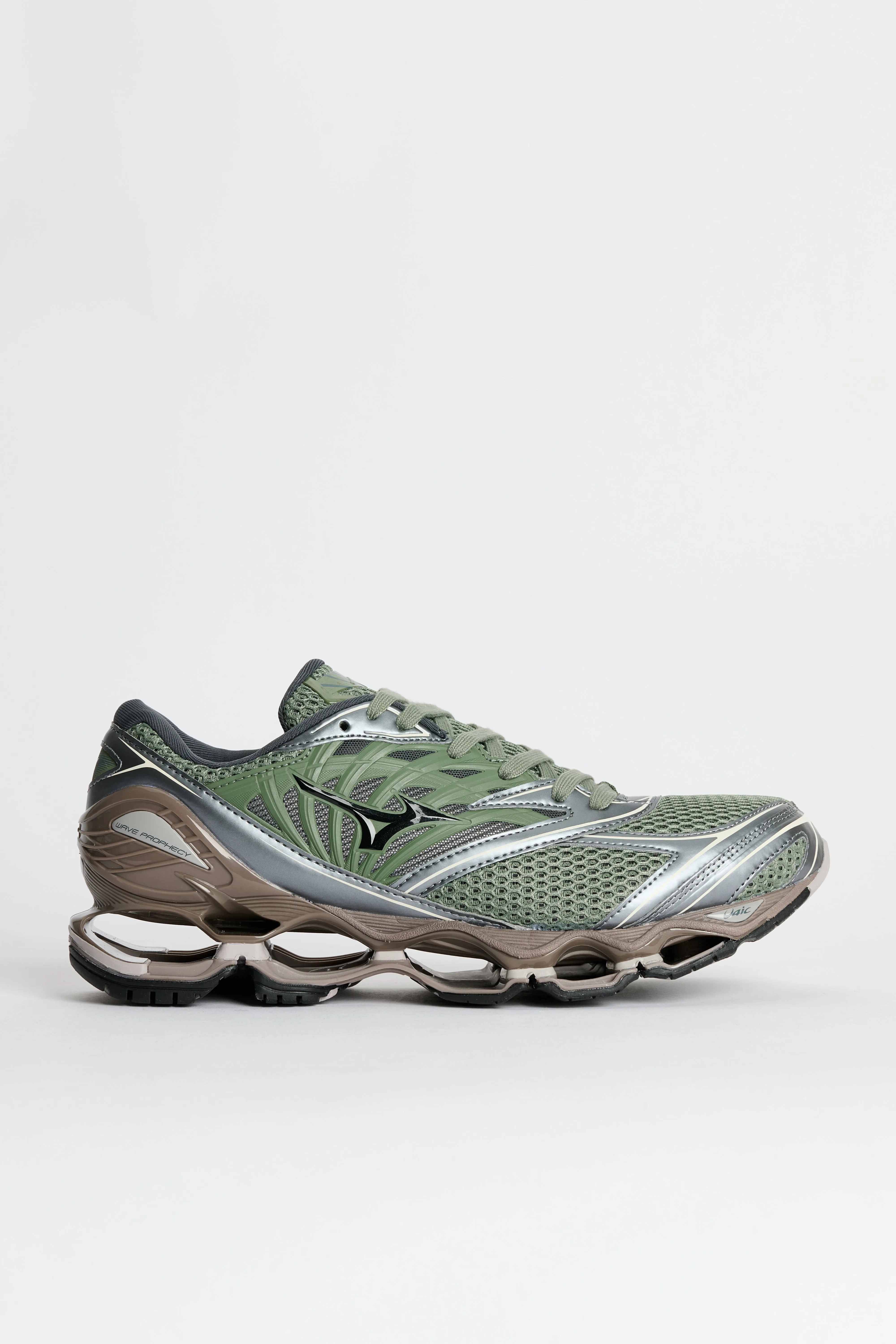 Mizuno Wave Prophecy LS Agave Green / Black sold by Tres Bien