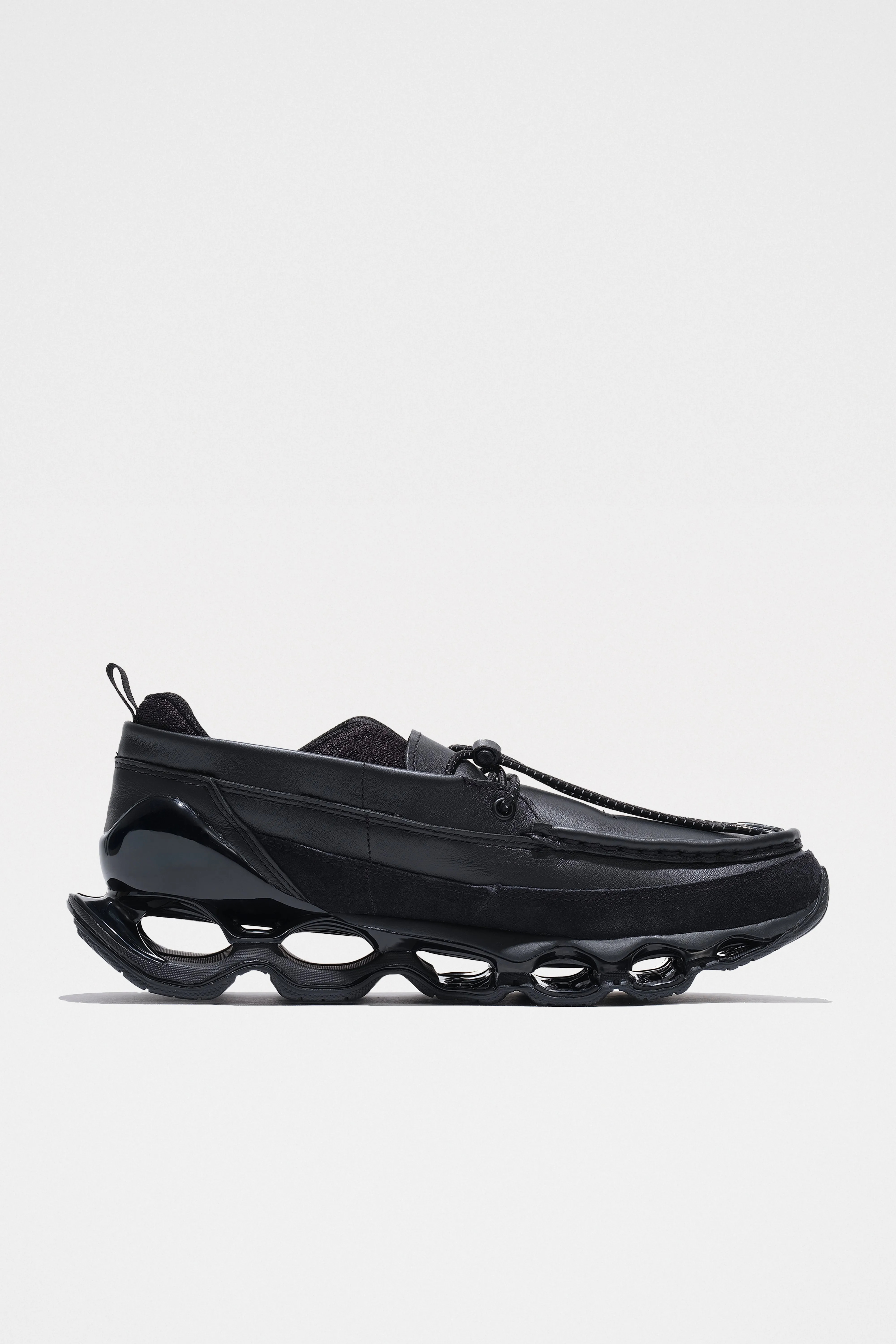 Mizuno Wave Prophecy Moc Black sold by Tres Bien