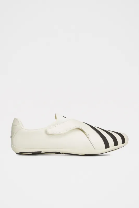 adidas Originals x Pharrell VIRGINIA Vario FLAT EARTHER Black / White made by Adidas