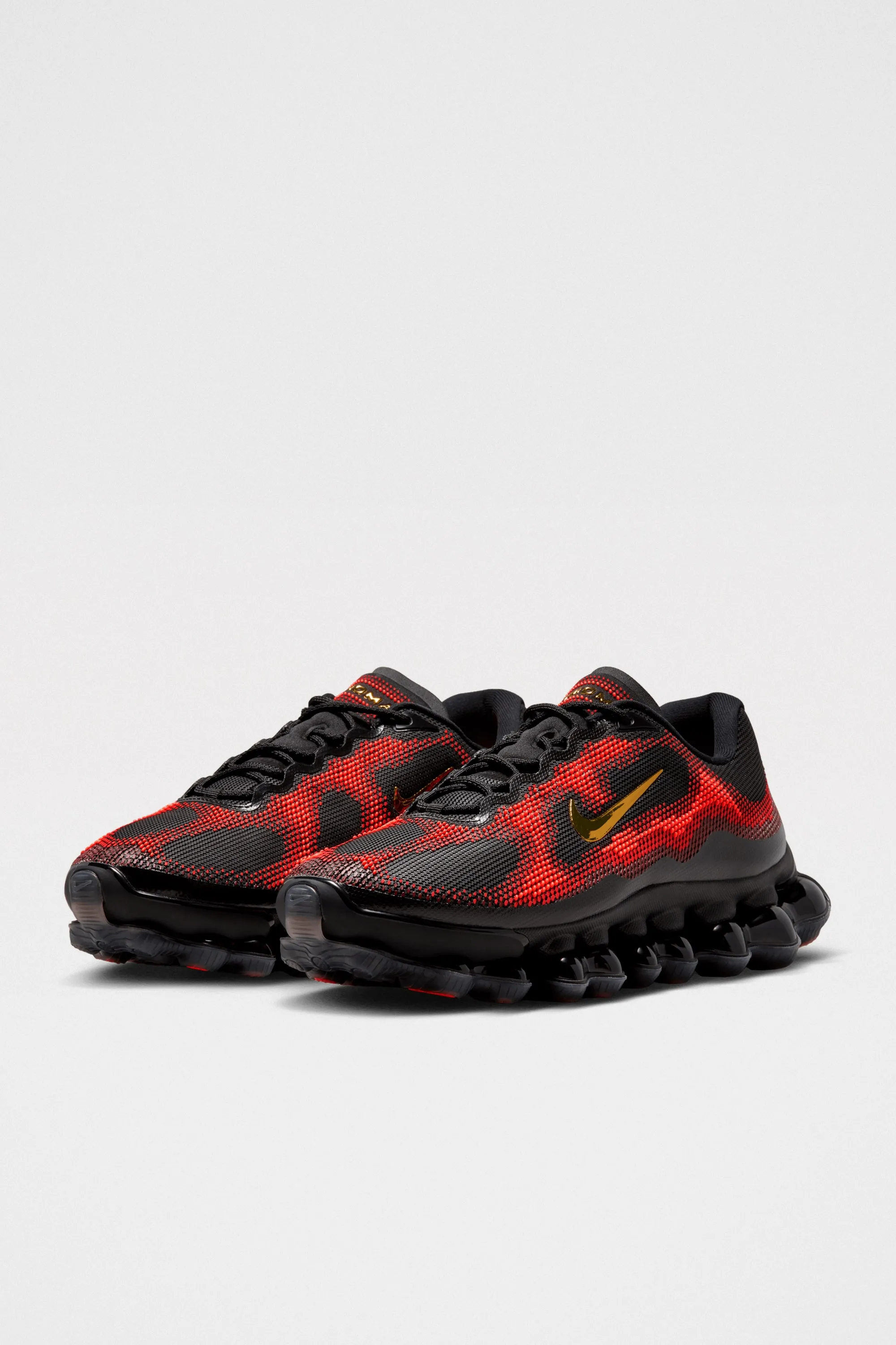 Nike Air Liquid Max Bright Crimson / Fire Red sold by Tres Bien product image thumbnail 4