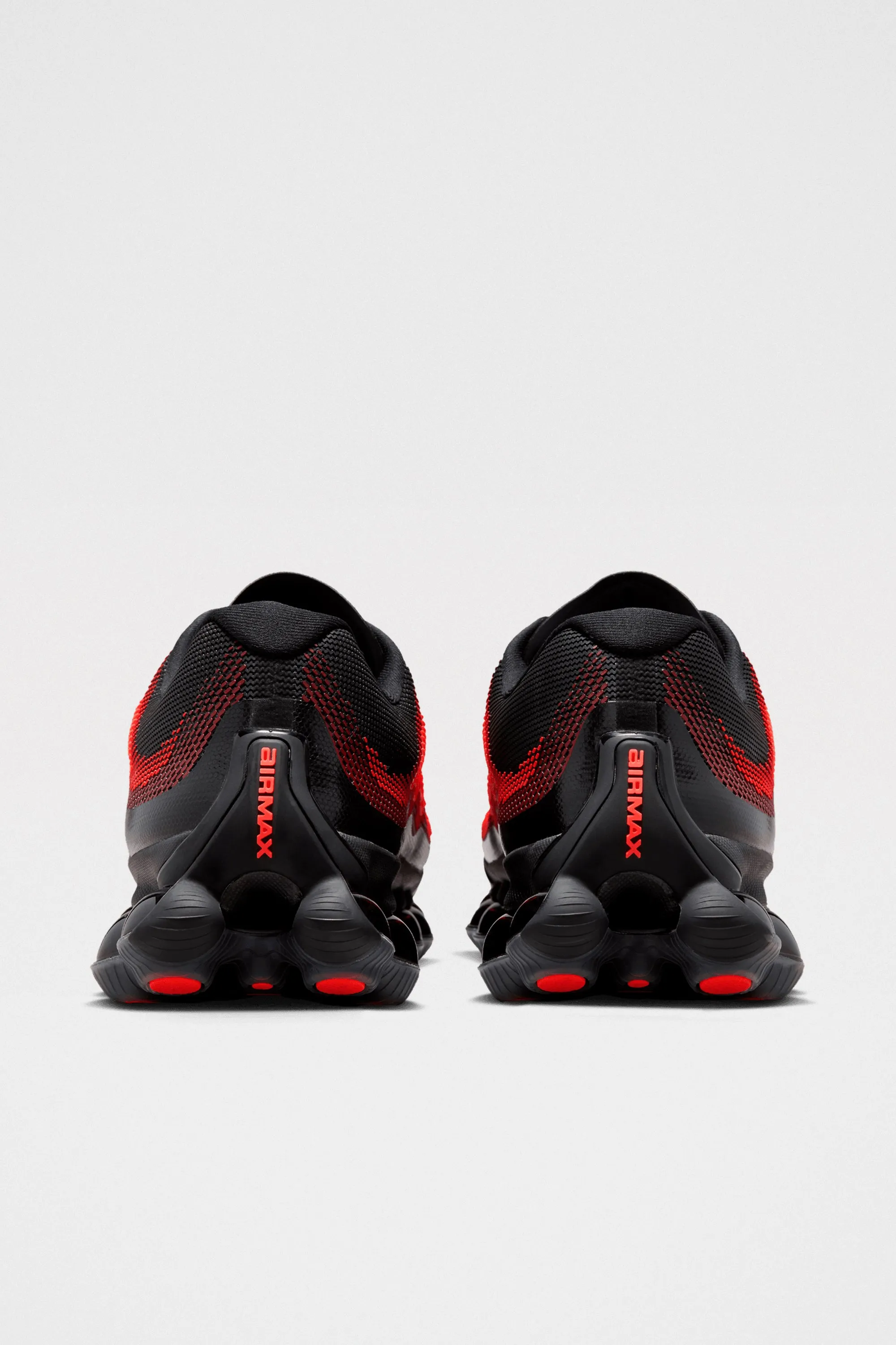 Nike Air Liquid Max Bright Crimson / Fire Red sold by Tres Bien product image thumbnail 5
