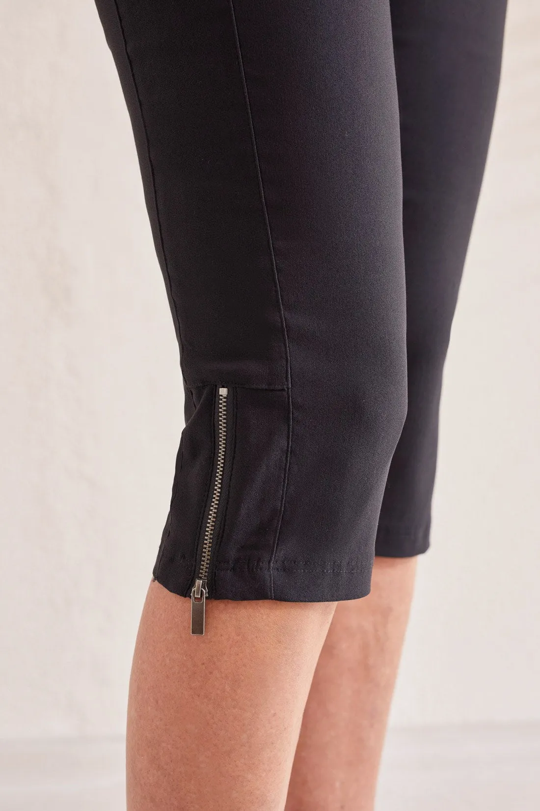 FLATTEN-IT® PULL-ON CAPRI WITH SIDE ZIPS-Black sold by Tribal product image thumbnail 3