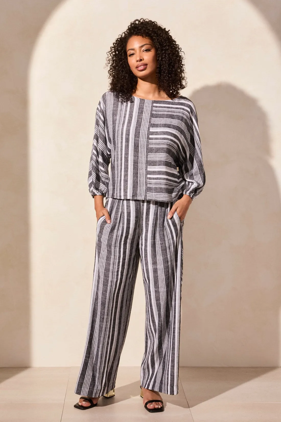 Pull-On Flowy Wide Leg Pants With Pockets-Black sold by Tribal