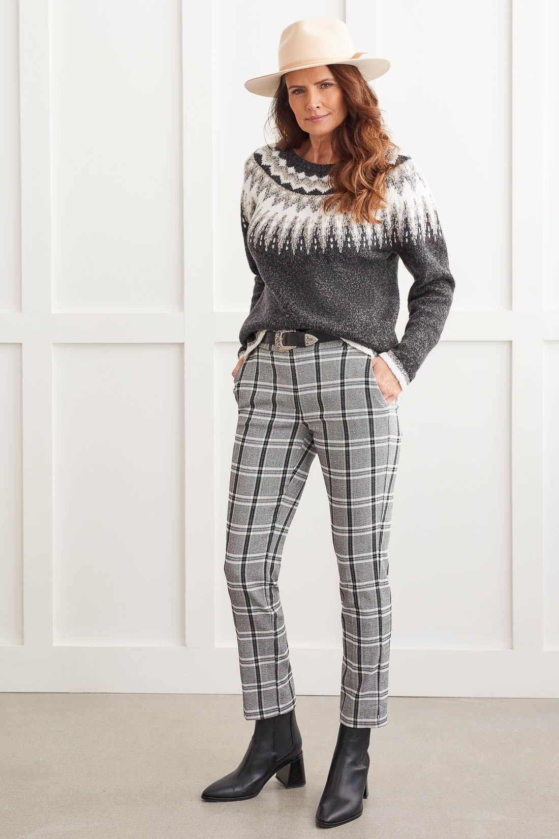 PULL-ON PLAID ANKLE PANTS-Silver sold by Tribal