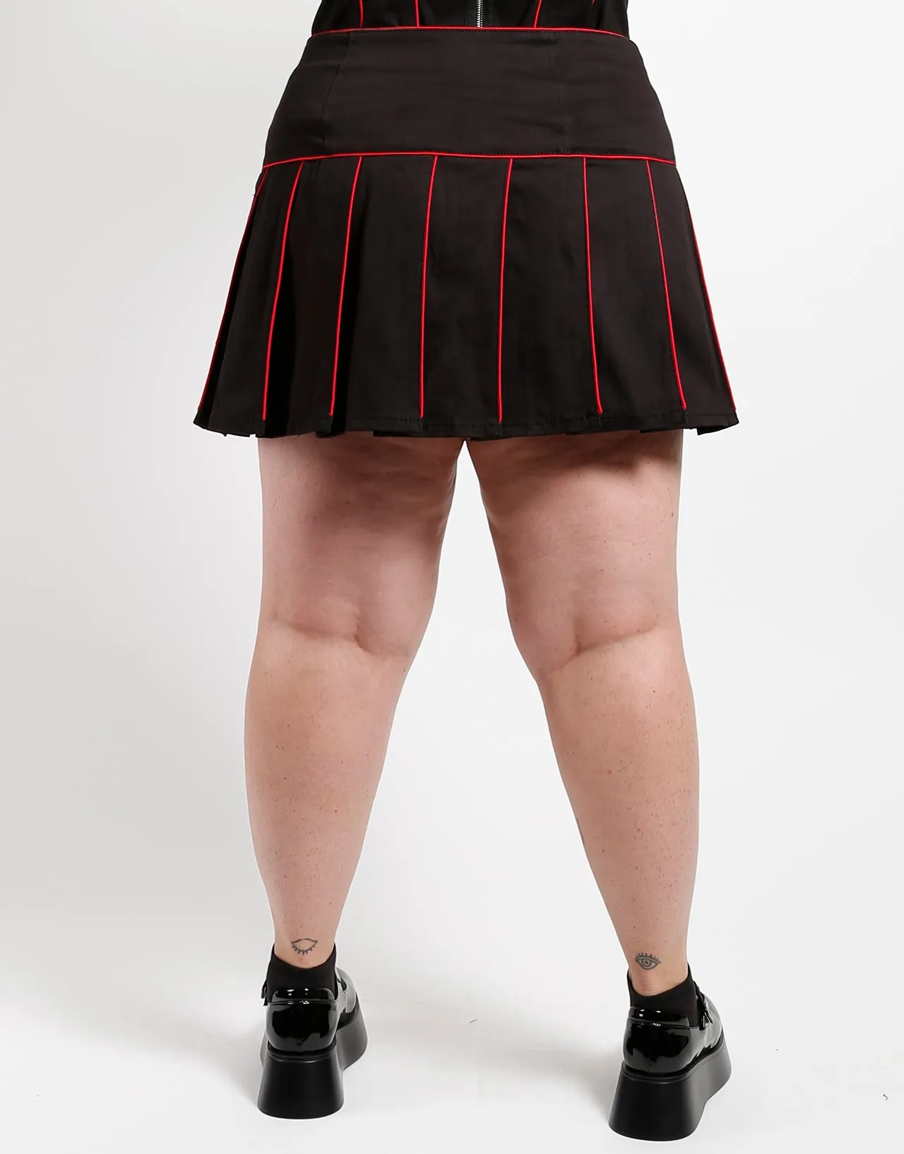 CURVE BAND PLEATED SKIRT RED sold by Tripp nyc product image thumbnail 4