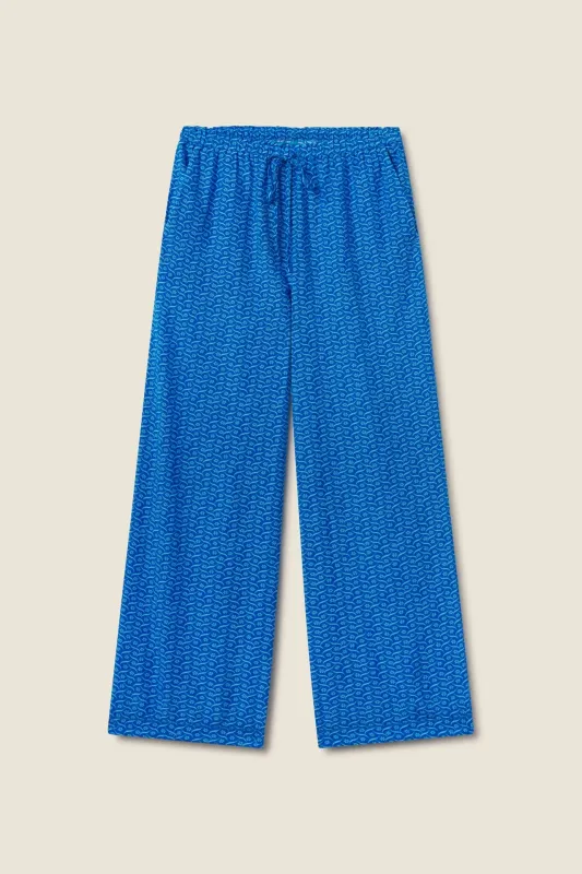 Vera Pant Cerulean Floral sold by Trovata