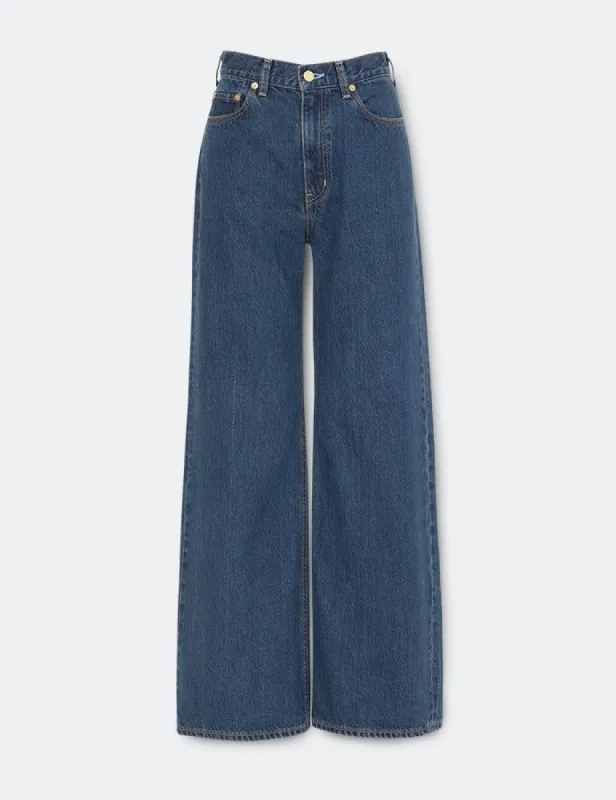 The Aquamarine Jean Solid 1wash sold by Tu es mon TRESOR