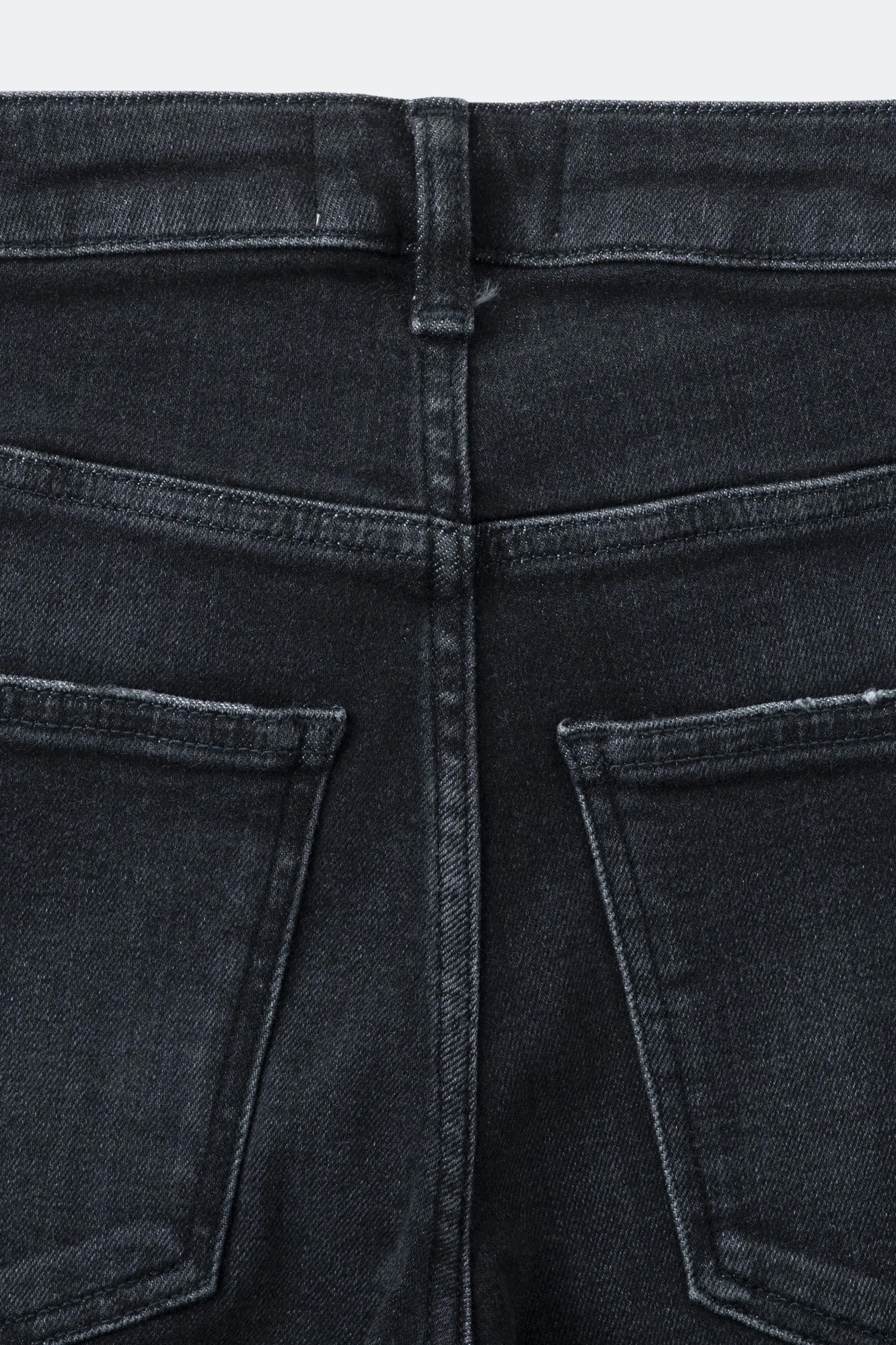 The Rose Quartz Jean Black 1year sold by Tu es mon TRESOR product image thumbnail 4