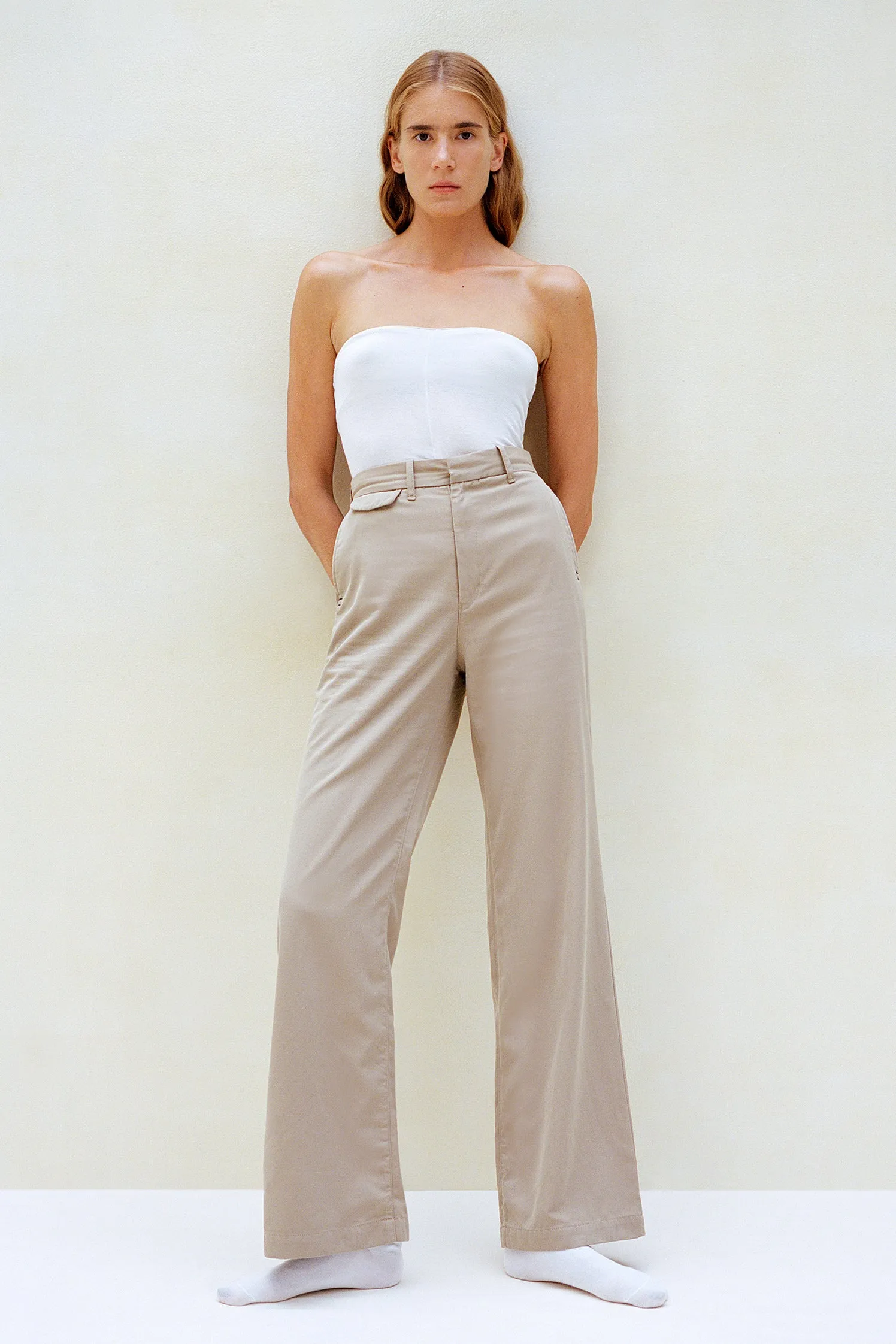 The Lapis Lazuli Chino Beige sold by Tu es mon TRESOR