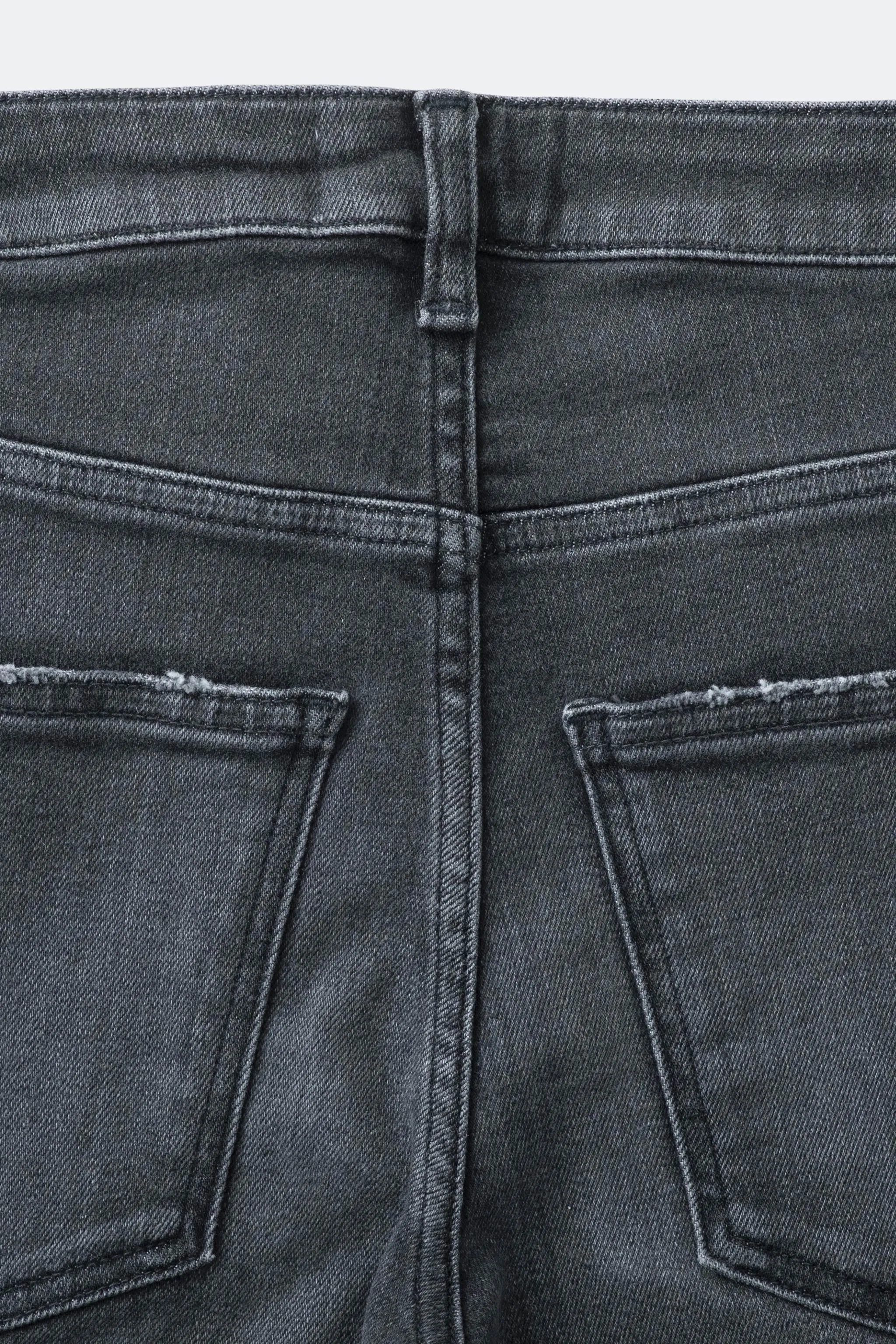 The Rose Quartz Jean Black 3year sold by Tu es mon TRESOR product image thumbnail 4