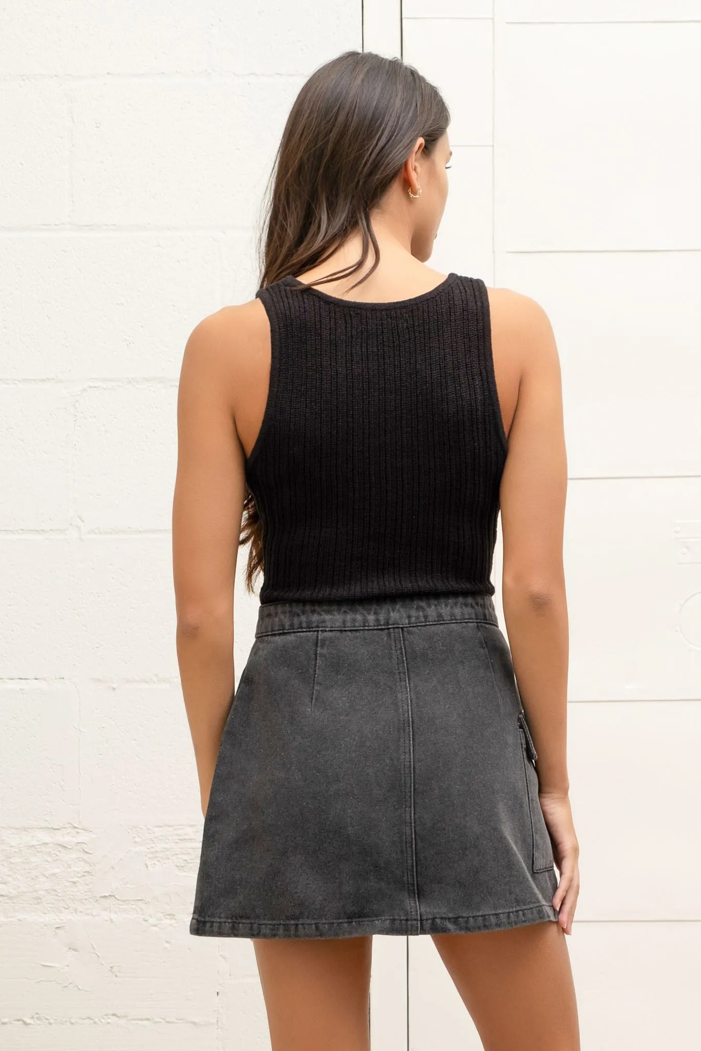 Round Neck Sleeveless Sweater Top sold by U-NI-TY product image thumbnail 3