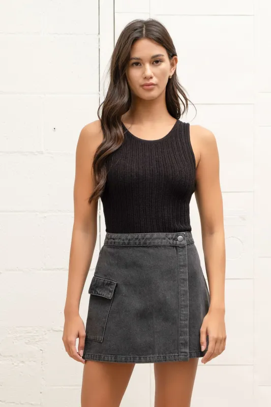 Round Neck Sleeveless Sweater Top made by U-NI-TY
