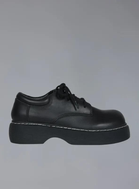 Pek Shoe sold by UNIF