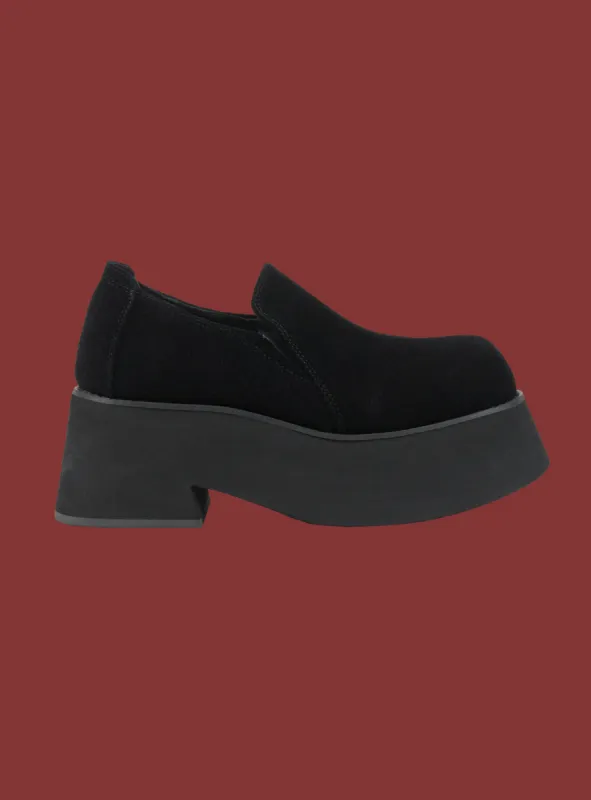 Exte Shoe sold by UNIF
