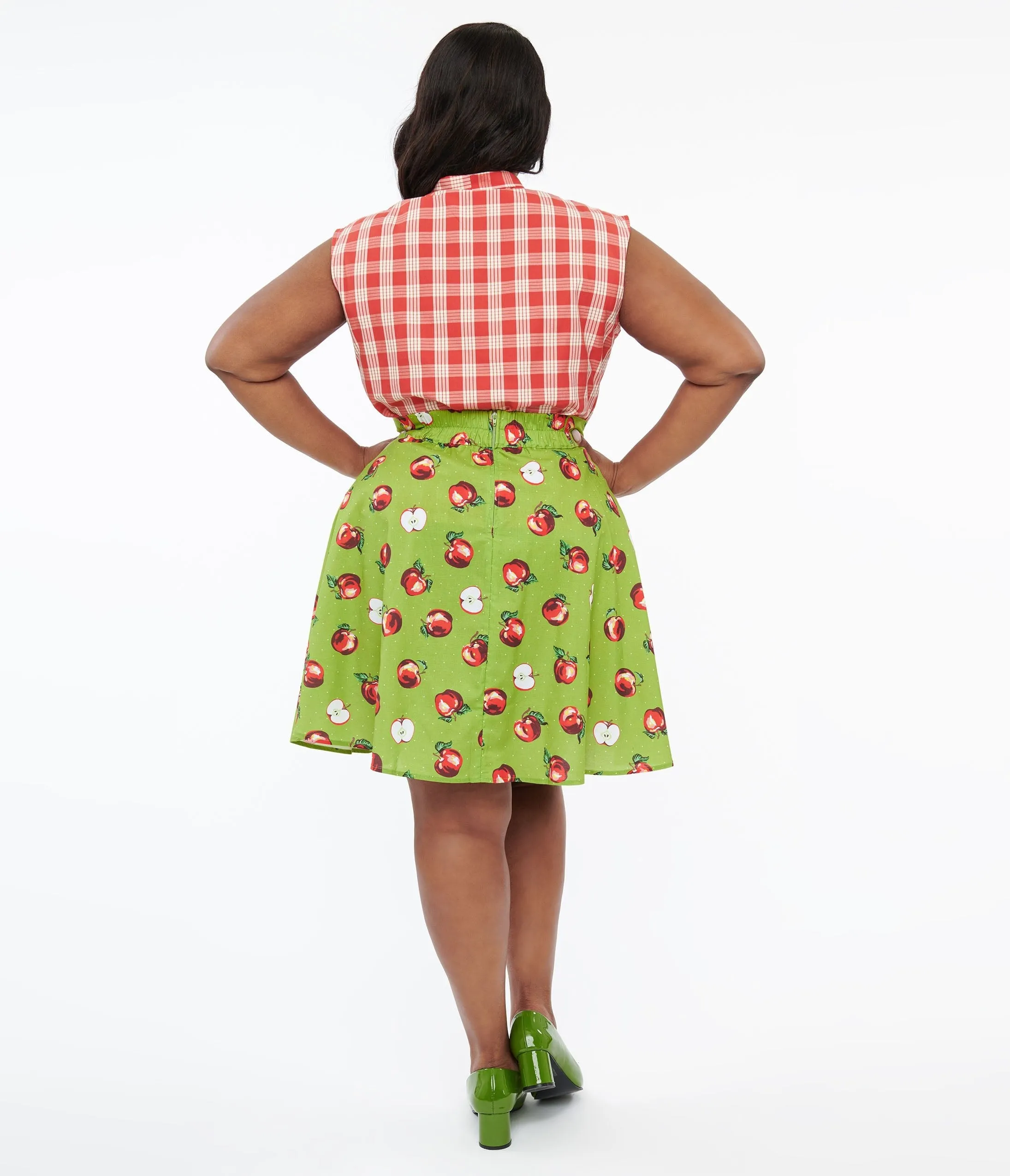 Retrolicious Plus Size 1950s Green & Red Apple Print Skater Skirt sold by Unique Vintage product image thumbnail 3