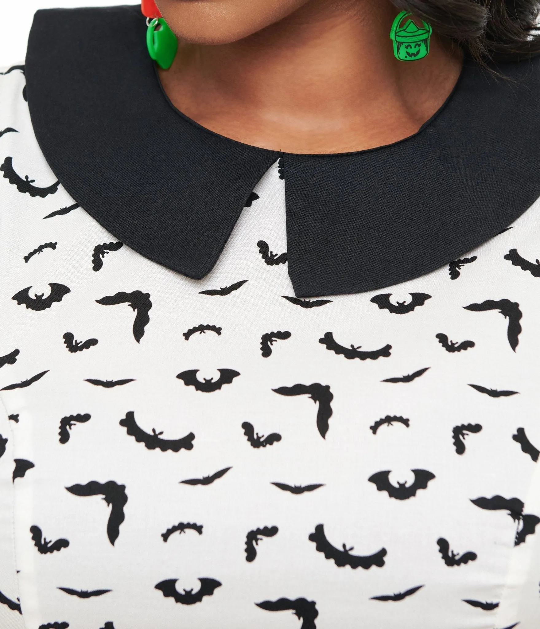 Retrolicious 1950s Plus Size White & Black Bat Print Collared Fit & Flare Dress sold by Unique Vintage product image thumbnail 2