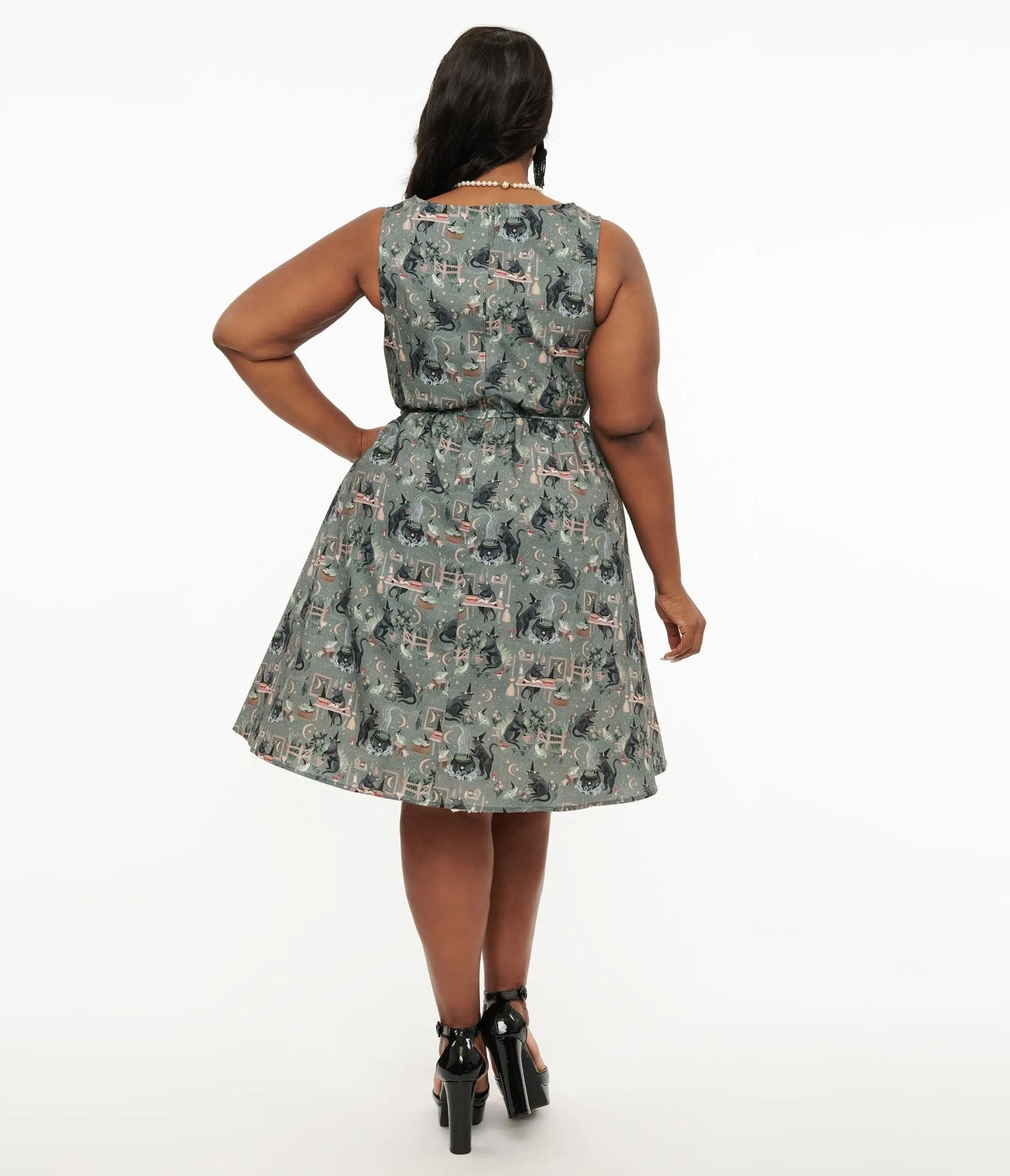 Retrolicious Plus Size 1950s Green Cat Witch Flare Dress sold by Unique Vintage product image thumbnail 2