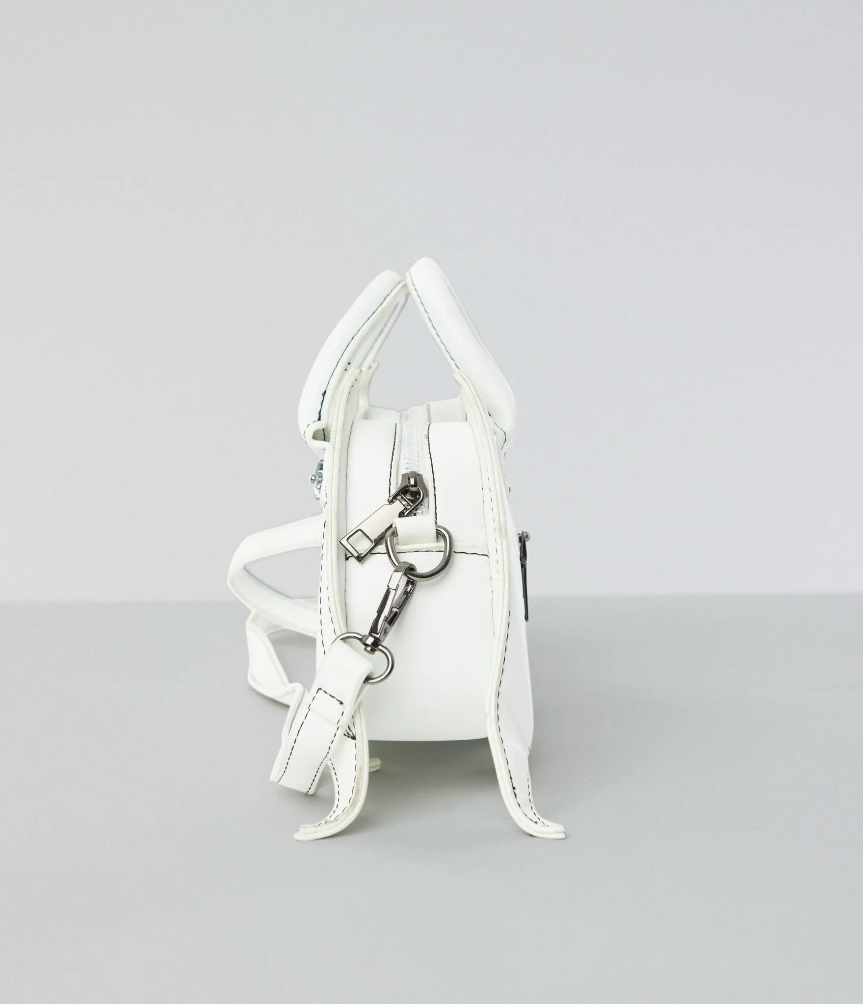 White Bat Webbed Handbag sold by Unique Vintage product image thumbnail 3