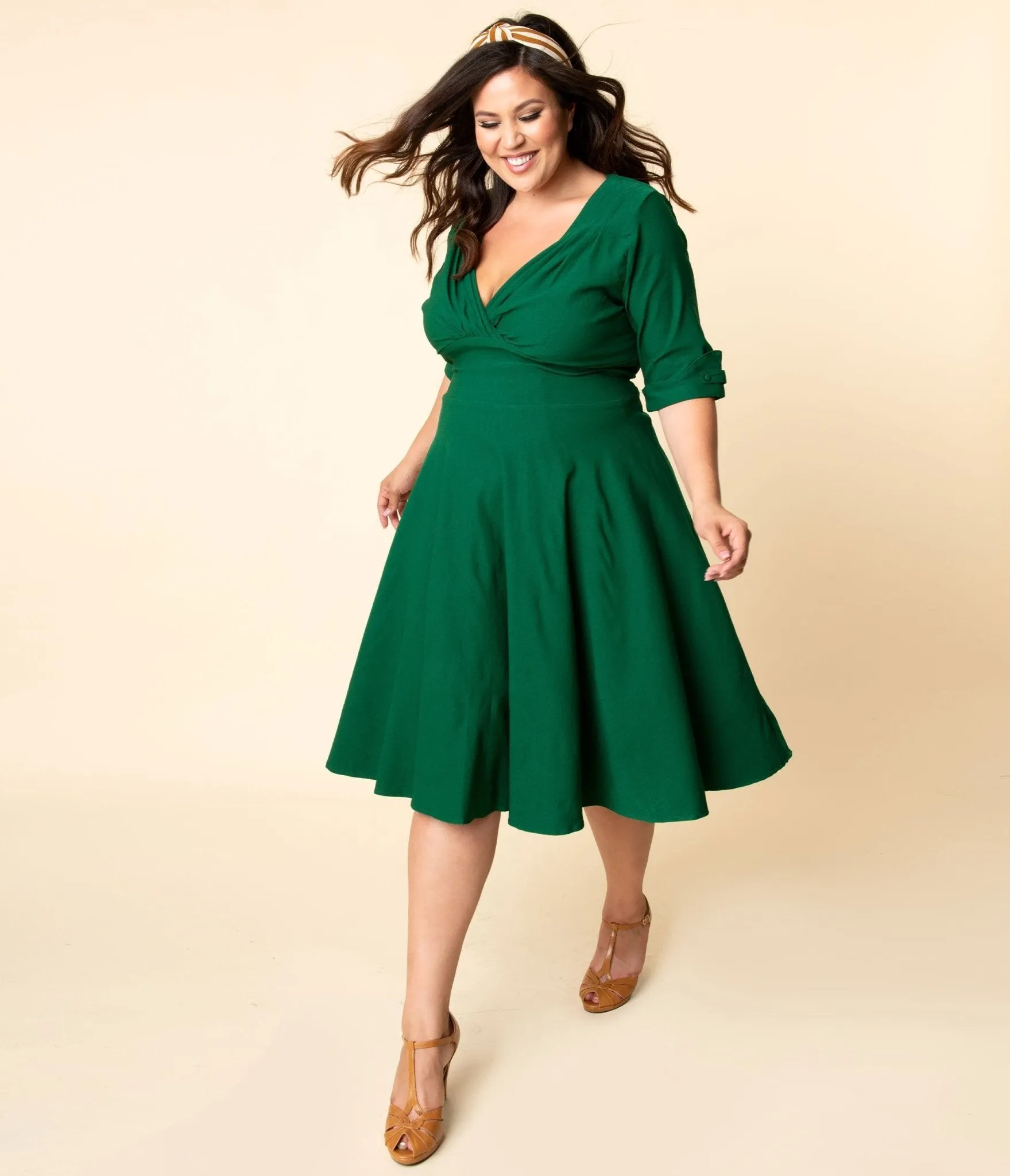 Unique Vintage Plus Size Emerald Green Delores Swing Dress with Sleeves sold by Unique Vintage product image thumbnail 4