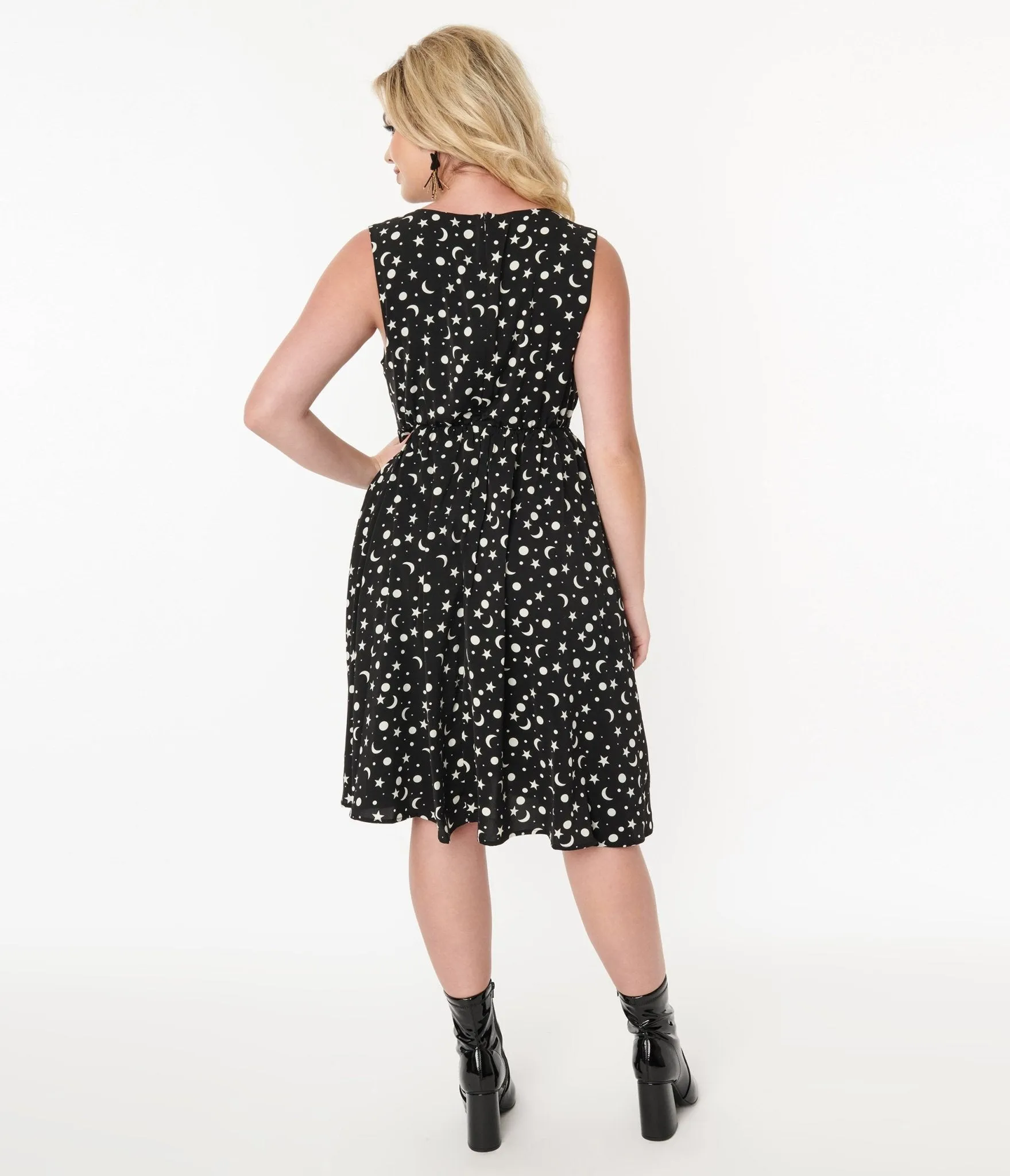 Black & White Celestial Print Flare Dress sold by Unique Vintage product image thumbnail 3