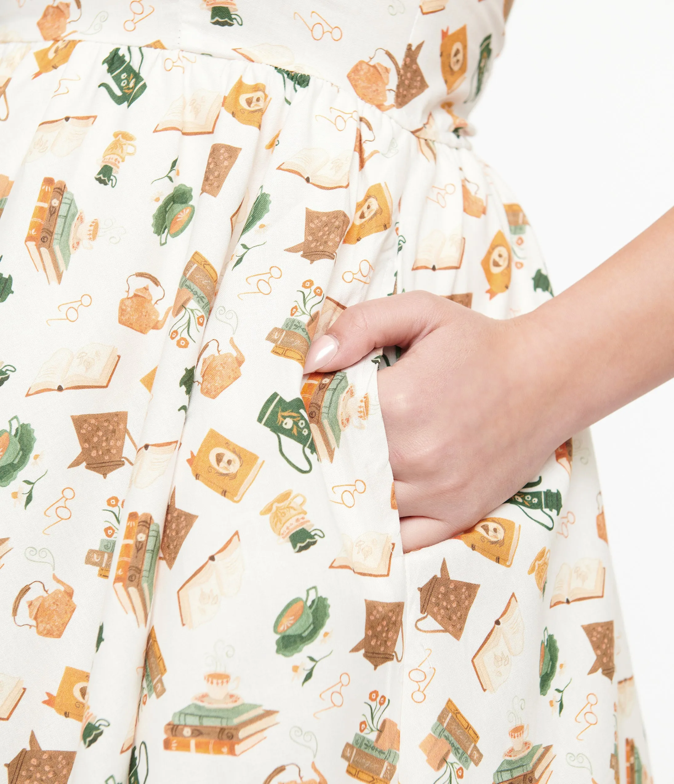 Retrolicious 1950s Cream Book & Tea Print Cotton Swing Dress sold by Unique Vintage product image thumbnail 2