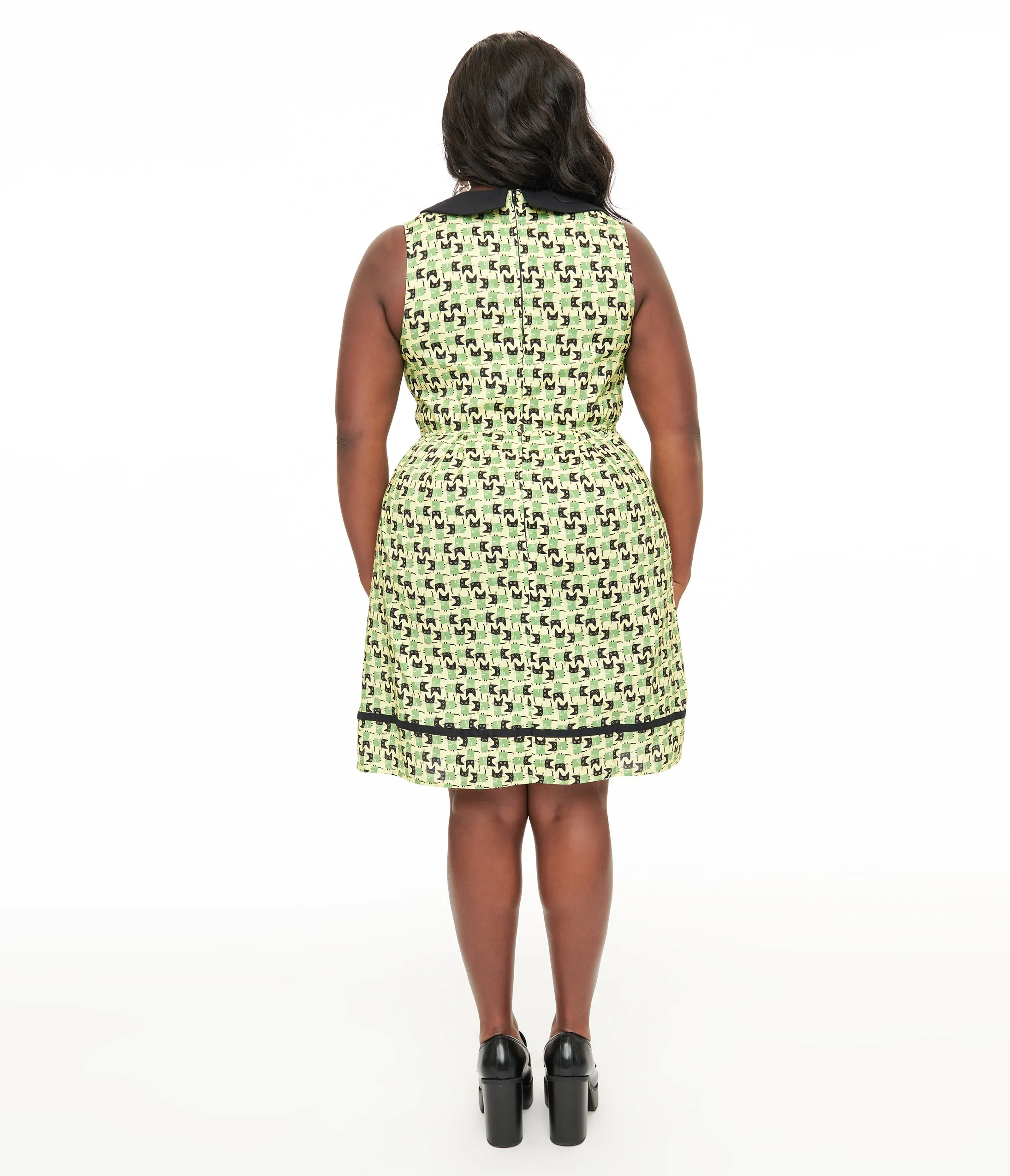 Retrolicious Plus Size 1950s Green & Black Mod Cat Print Collared Fit & Flare Dress sold by Unique Vintage product image thumbnail 3