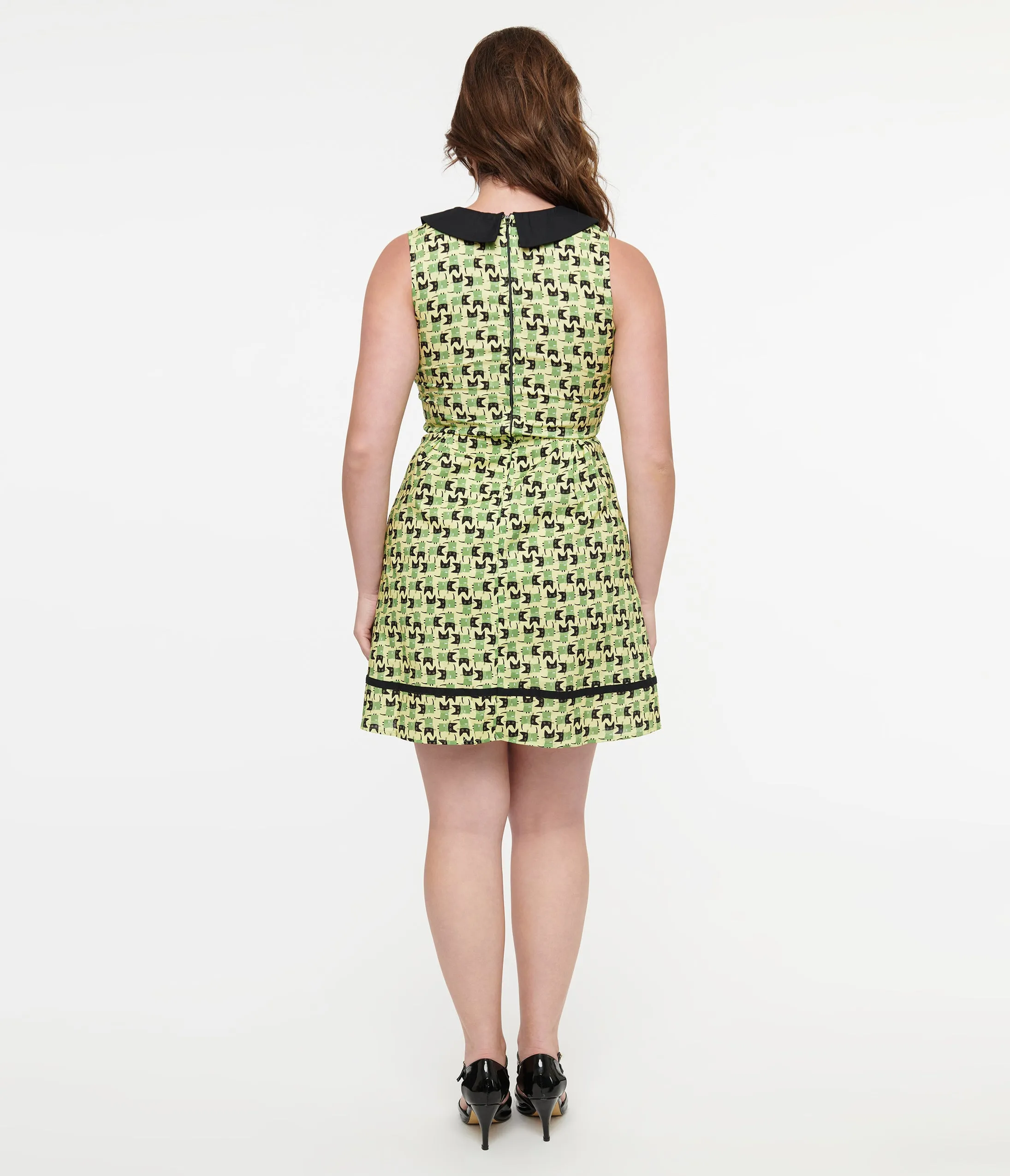 Retrolicious 1950s Green & Black Mod Cat Print Collared Fit & Flare Dress sold by Unique Vintage product image thumbnail 3