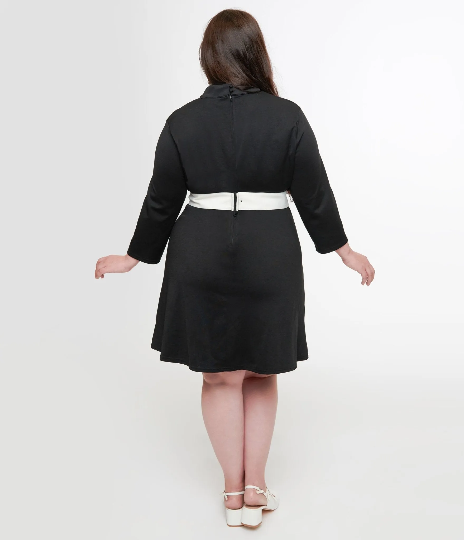 Smak Parlour Plus Size 1960s Black & White Belted A-Line Dress sold by Unique Vintage product image thumbnail 2