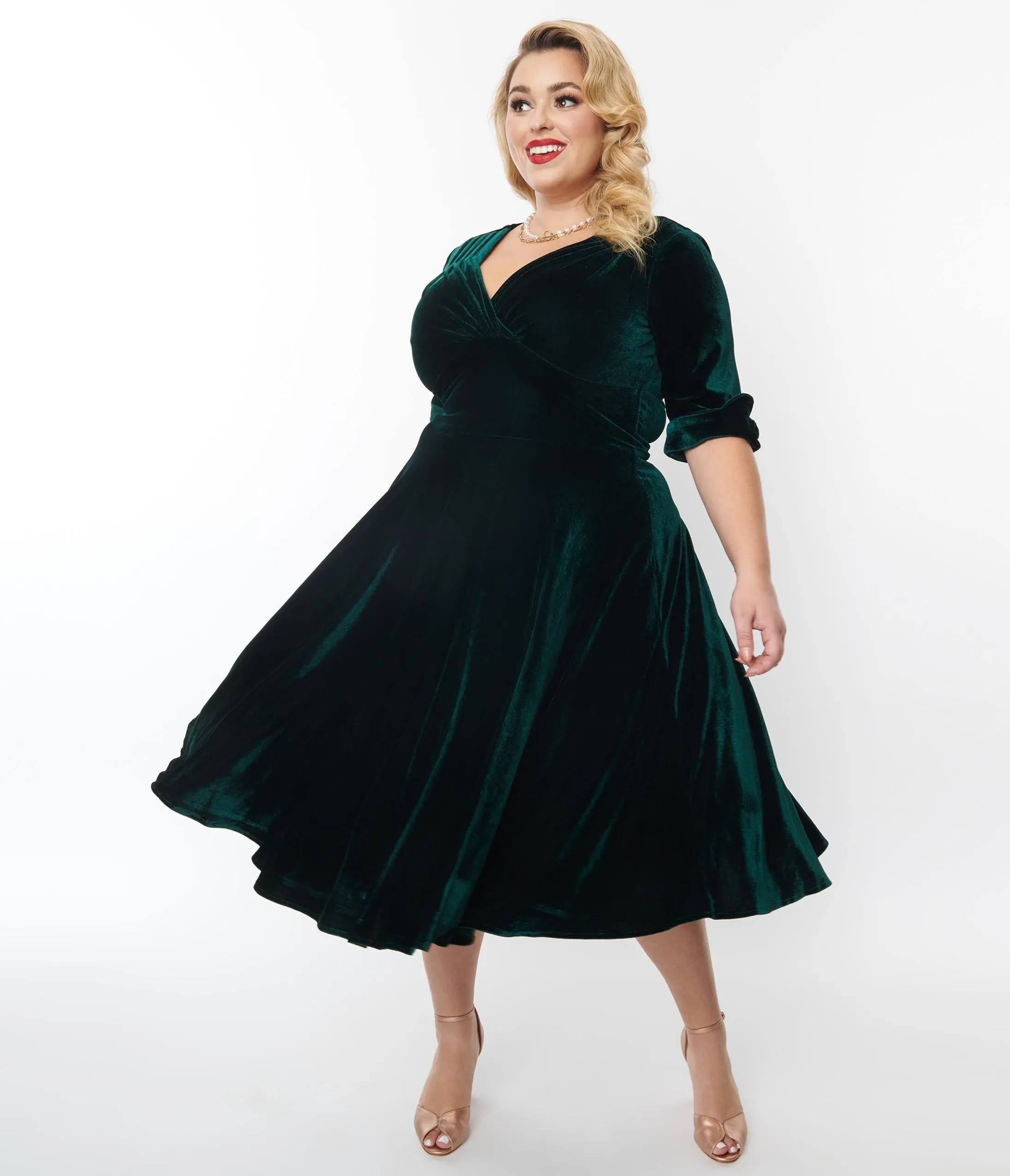 Unique Vintage Plus Size Emerald Green Velvet Delores Swing Dress sold by Unique Vintage product image thumbnail 5