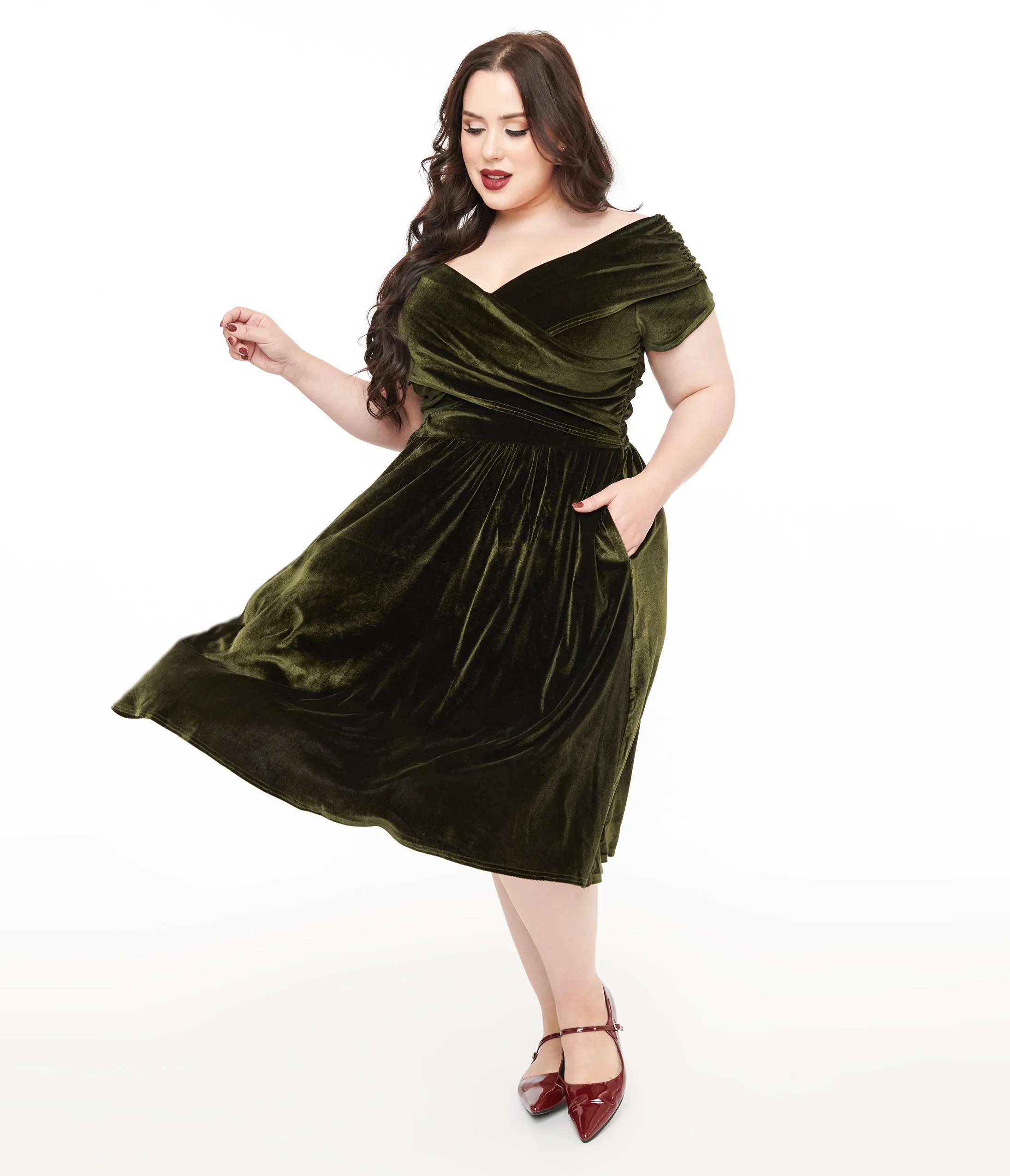 Unique Vintage Plus Size 1950s Olive Green Shirred Velvet Swing Dress sold by Unique Vintage product image thumbnail 3