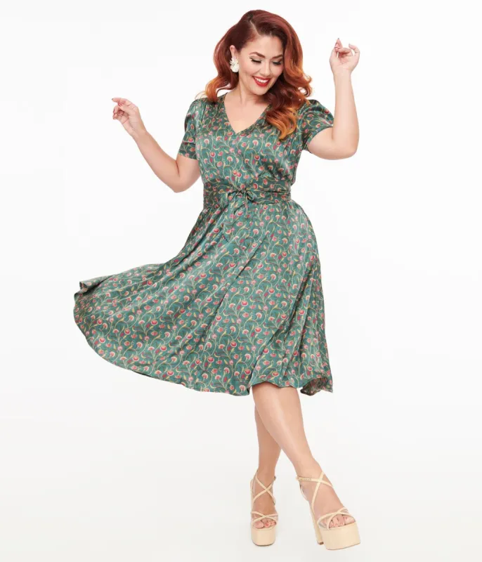 Unique Vintage 1940s Green & Red Fan Print Swing Dress made by Unique Vintage