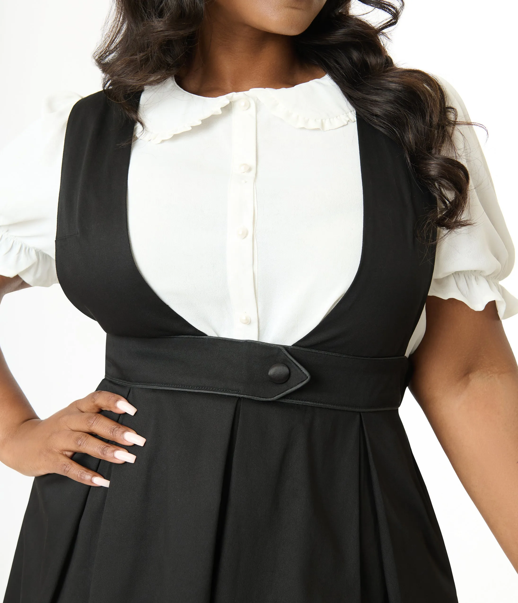 Smak Parlour Plus Size 1960s Black Box Pleat Cotton Pinafore sold by Unique Vintage product image thumbnail 3