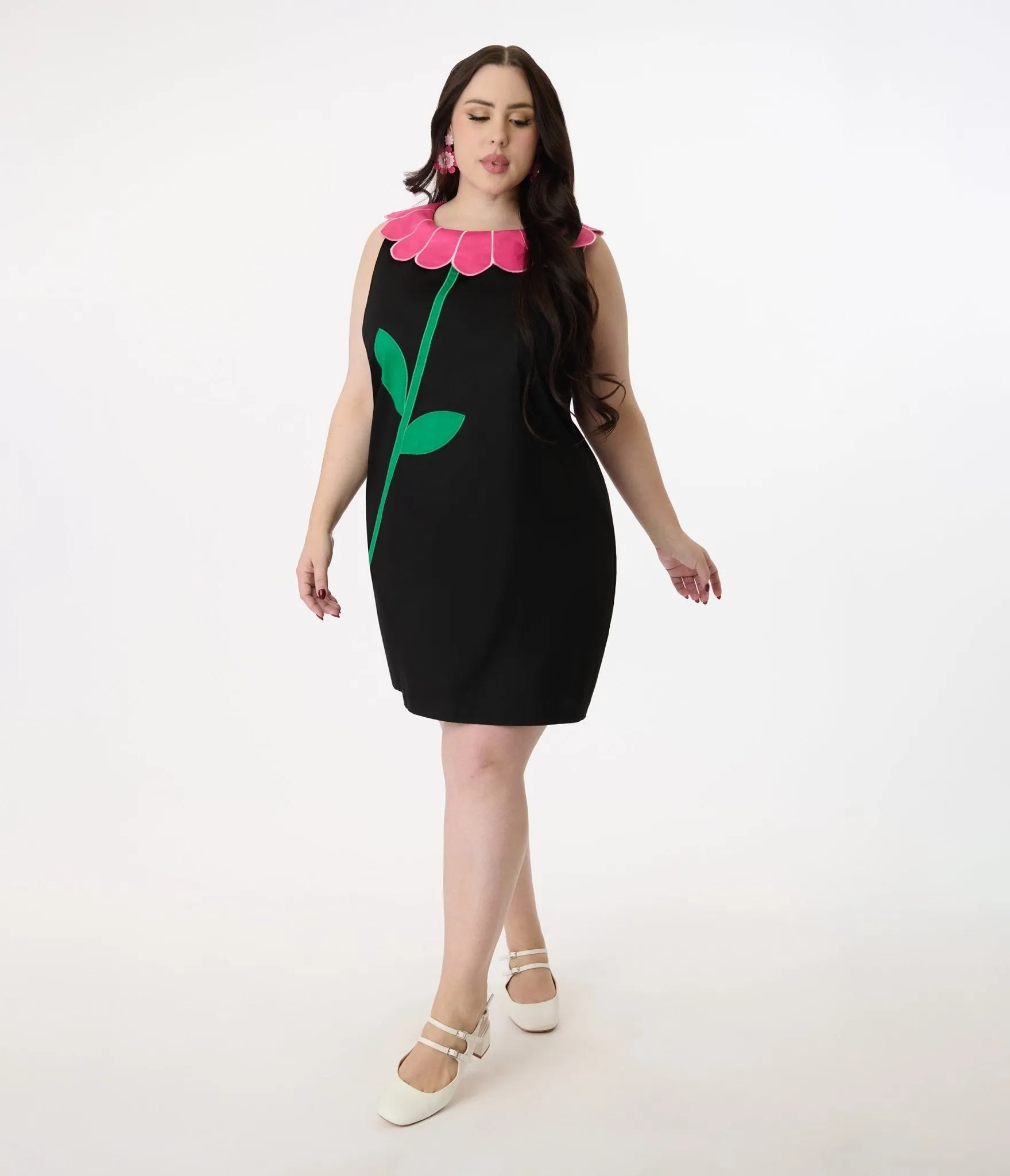 Smak Parlour Plus Size Black & Pink Petal Collar Cotton Shift Dress sold by Unique Vintage product image thumbnail 4