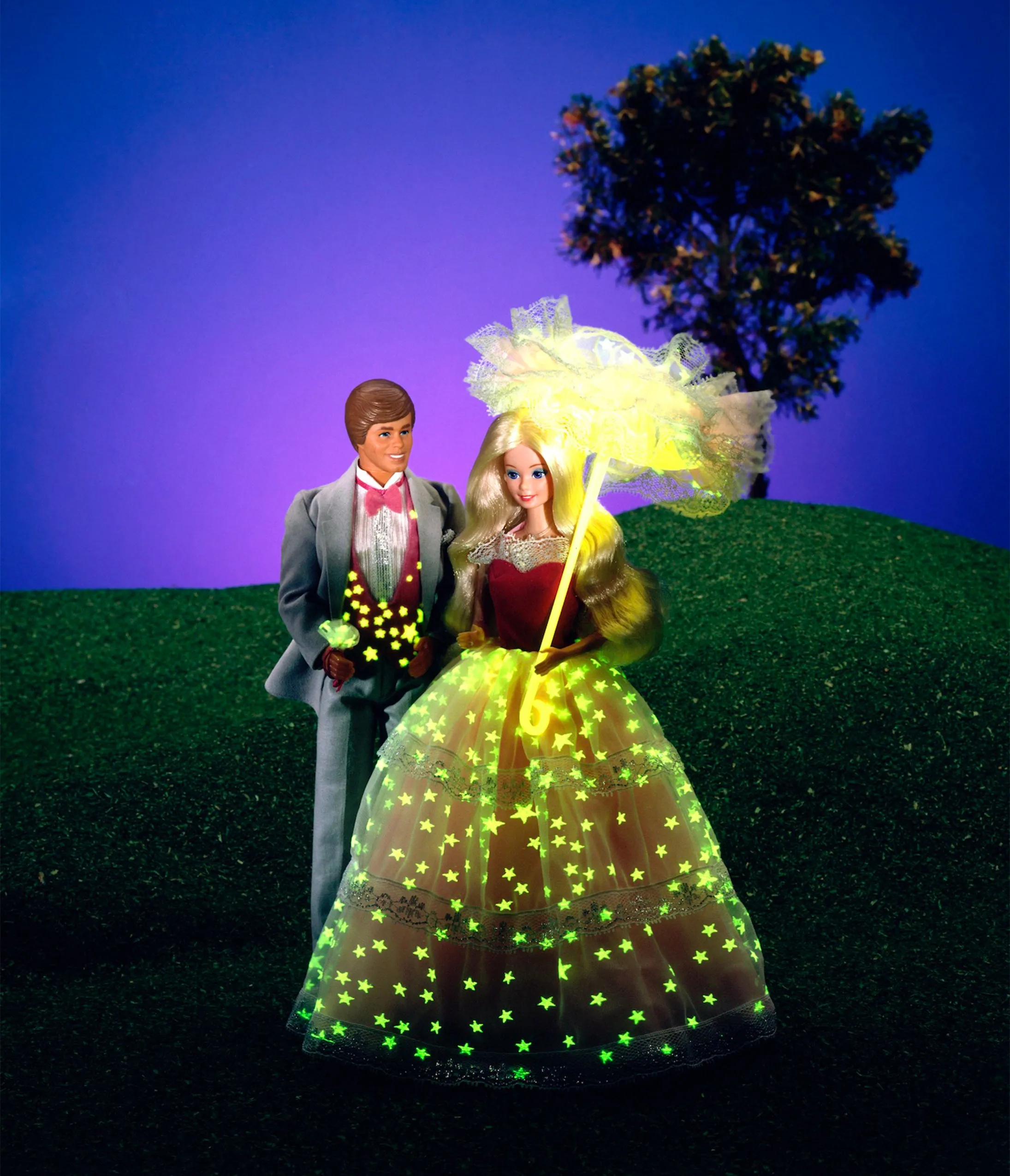 Barbie x Unique Vintage Plus Size 1980s Pink Light Up Dream Glow Swing Dress sold by Unique Vintage product image thumbnail 2