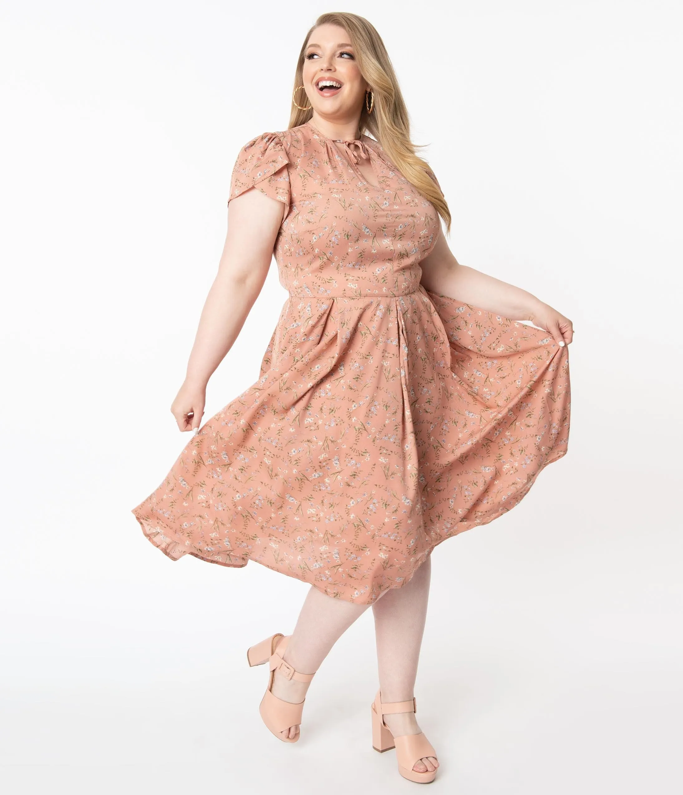 Unique Vintage Plus Size 1940s Dusty Pink & Ivory Floral Dahlia Swing Dress sold by Unique Vintage product image thumbnail 4