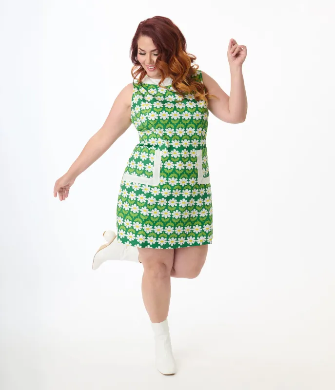 Smak Parlour Plus Size Green Geometric Daisies Mod Shift Dress sold by Unique Vintage